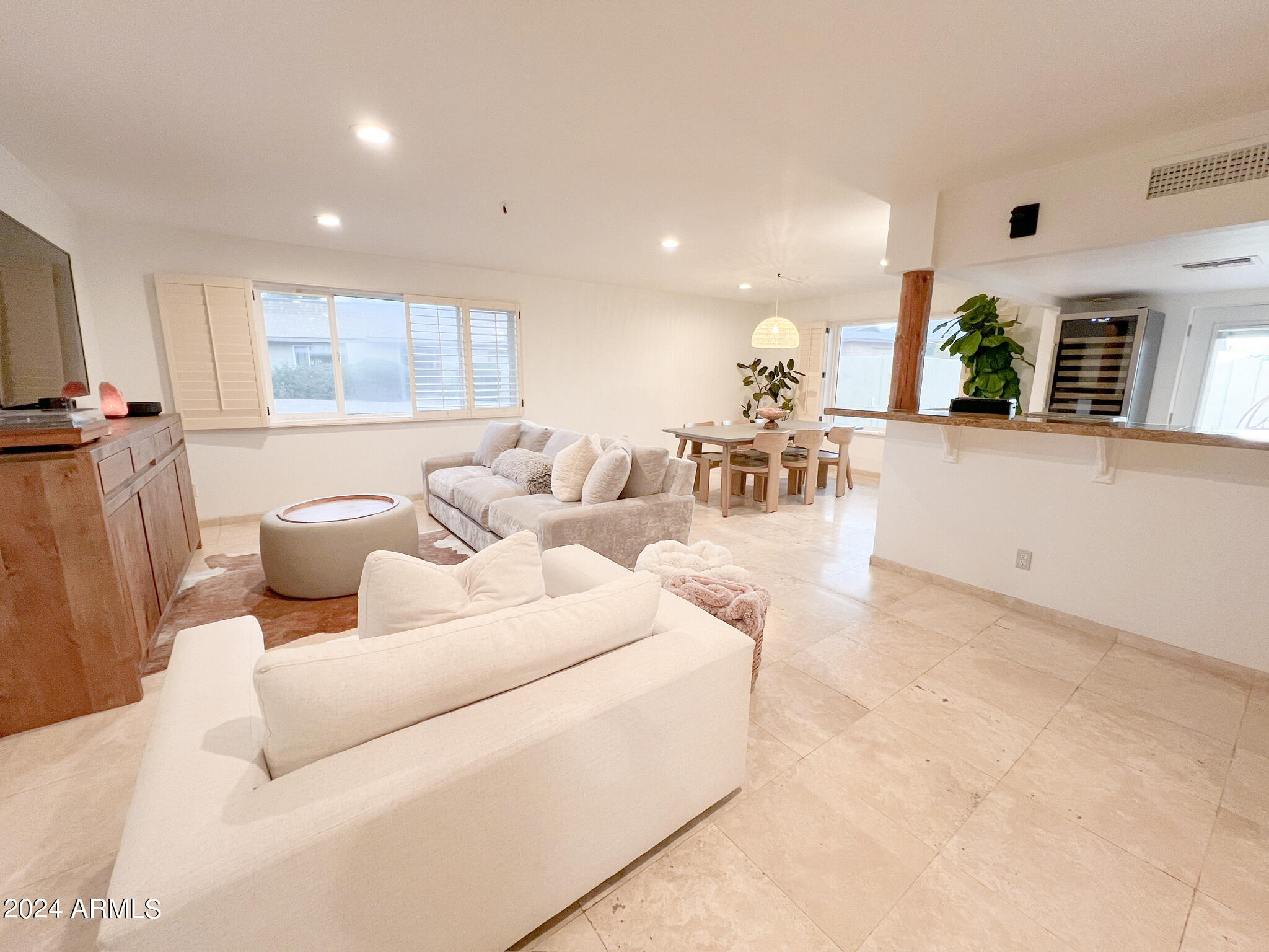 9422 N ARROYA VISTA Drive E