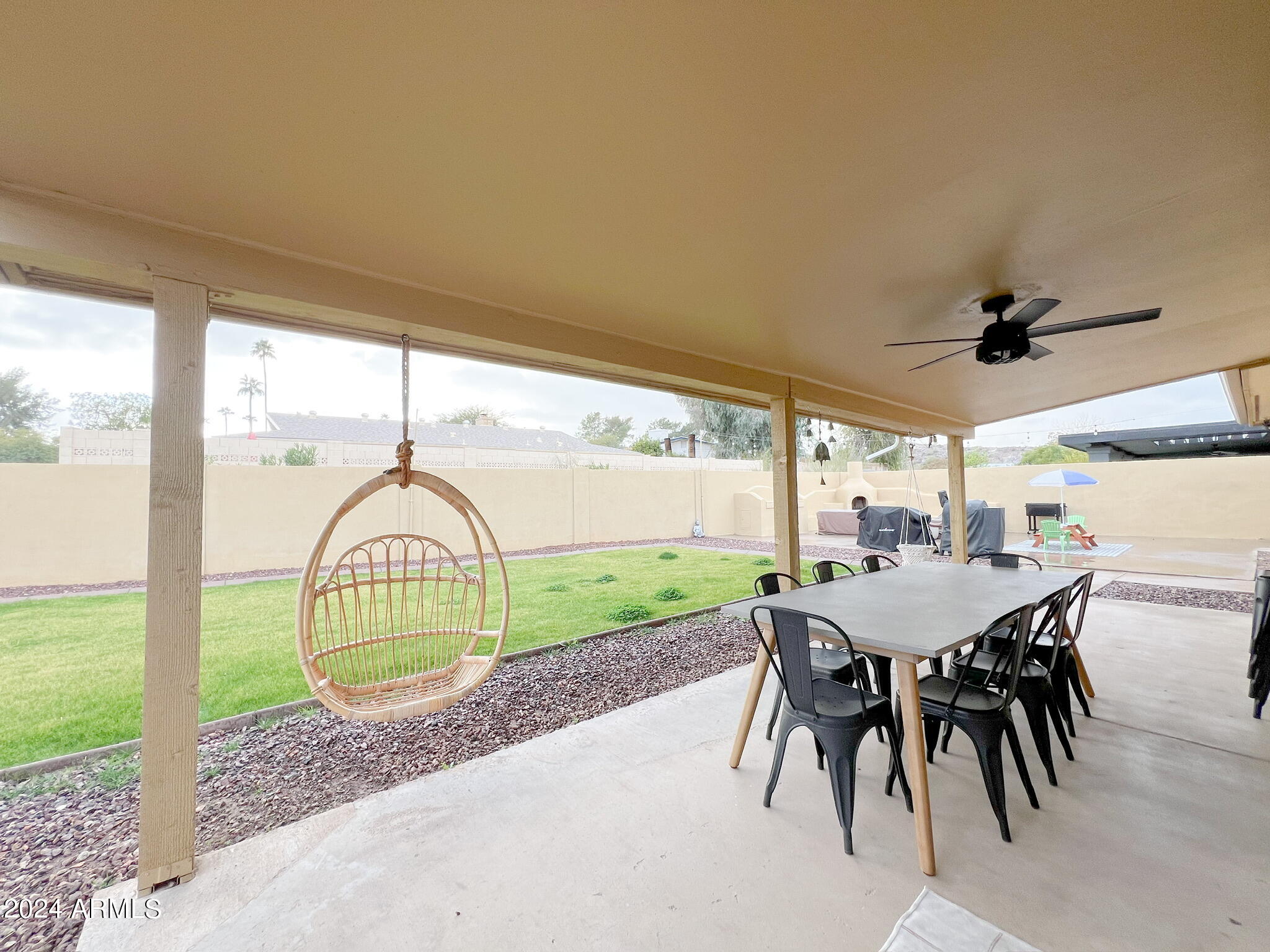 9422 N ARROYA VISTA Drive E