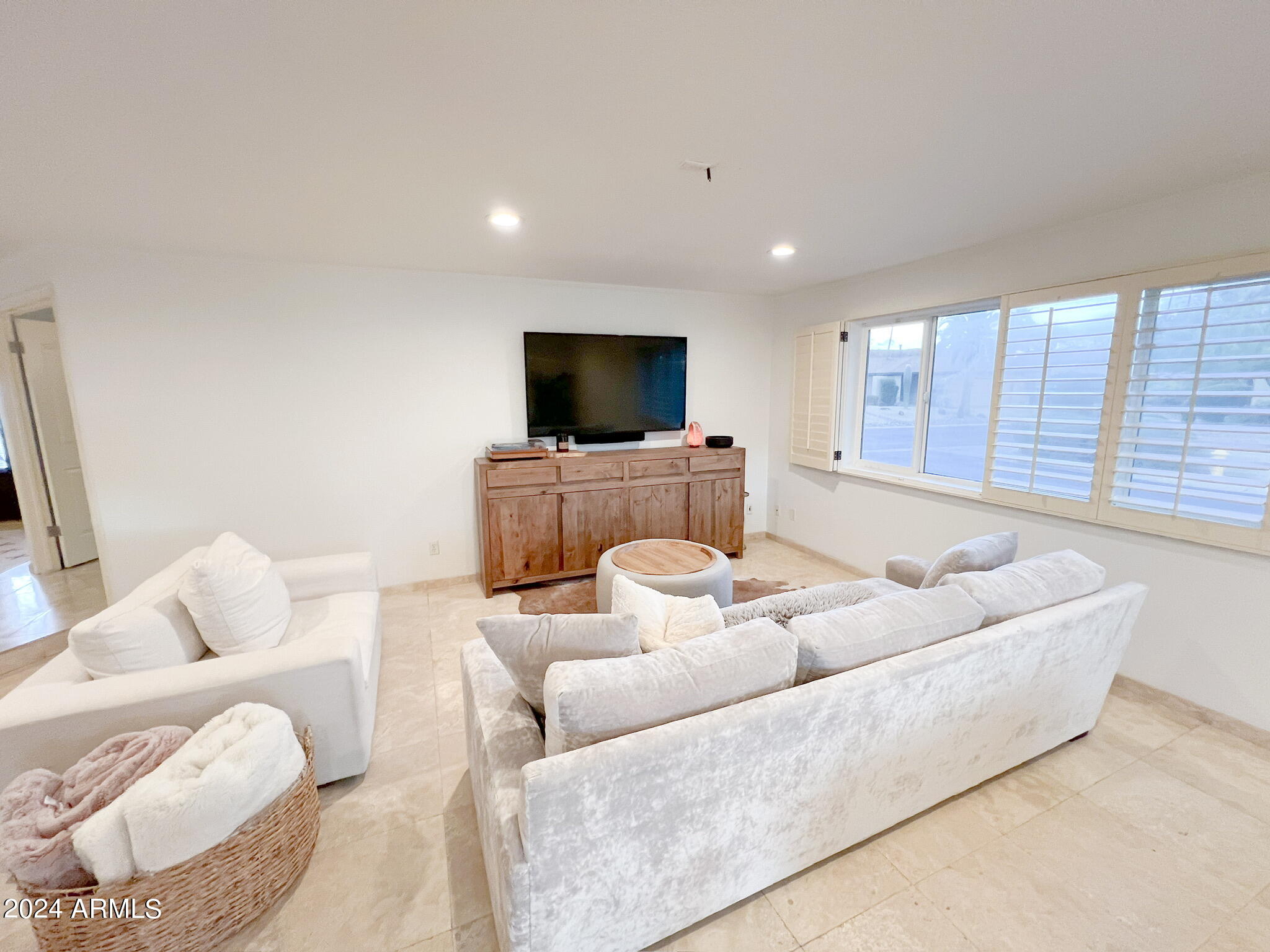 9422 N ARROYA VISTA Drive E