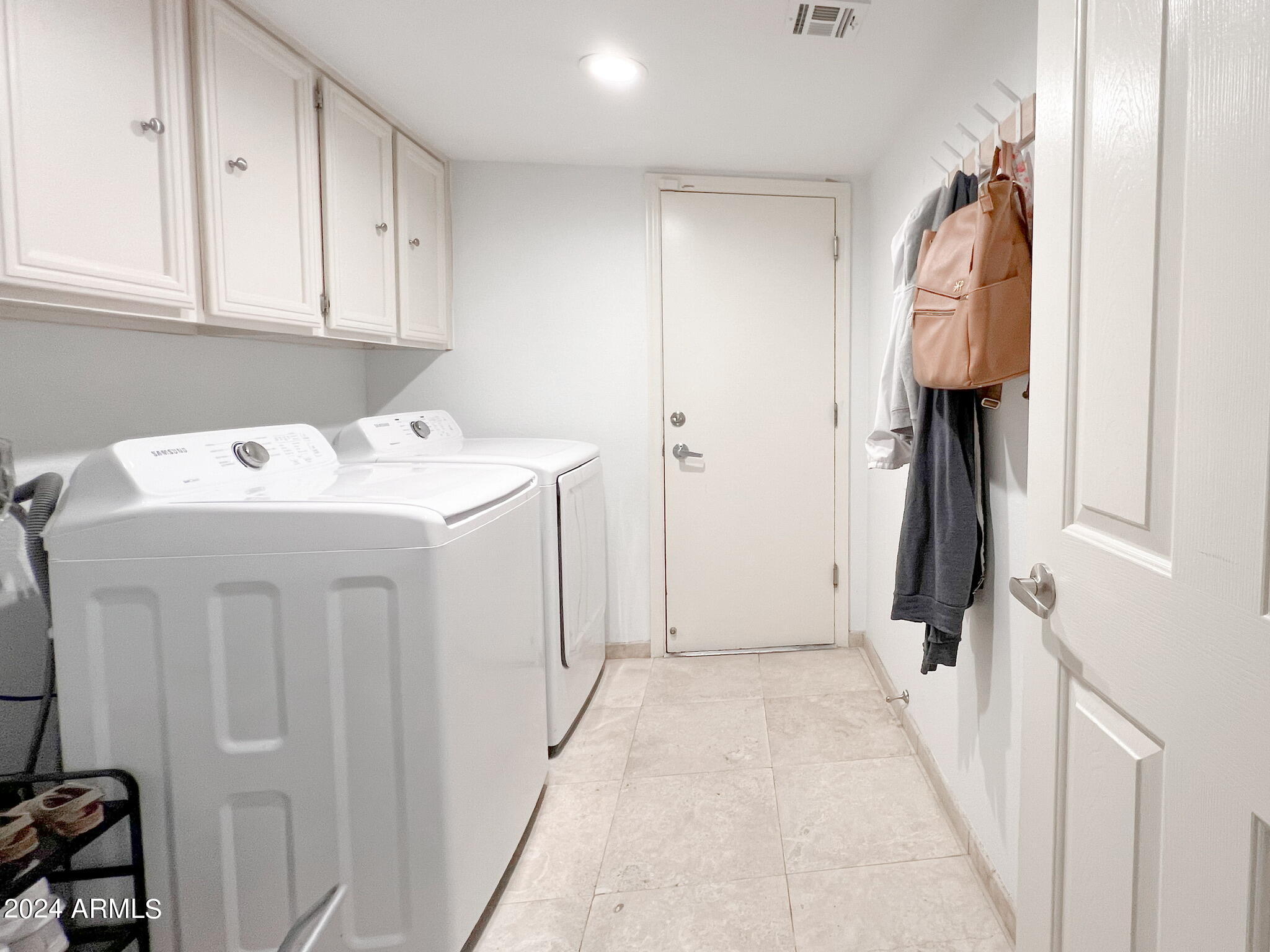 9422 N ARROYA VISTA Drive E