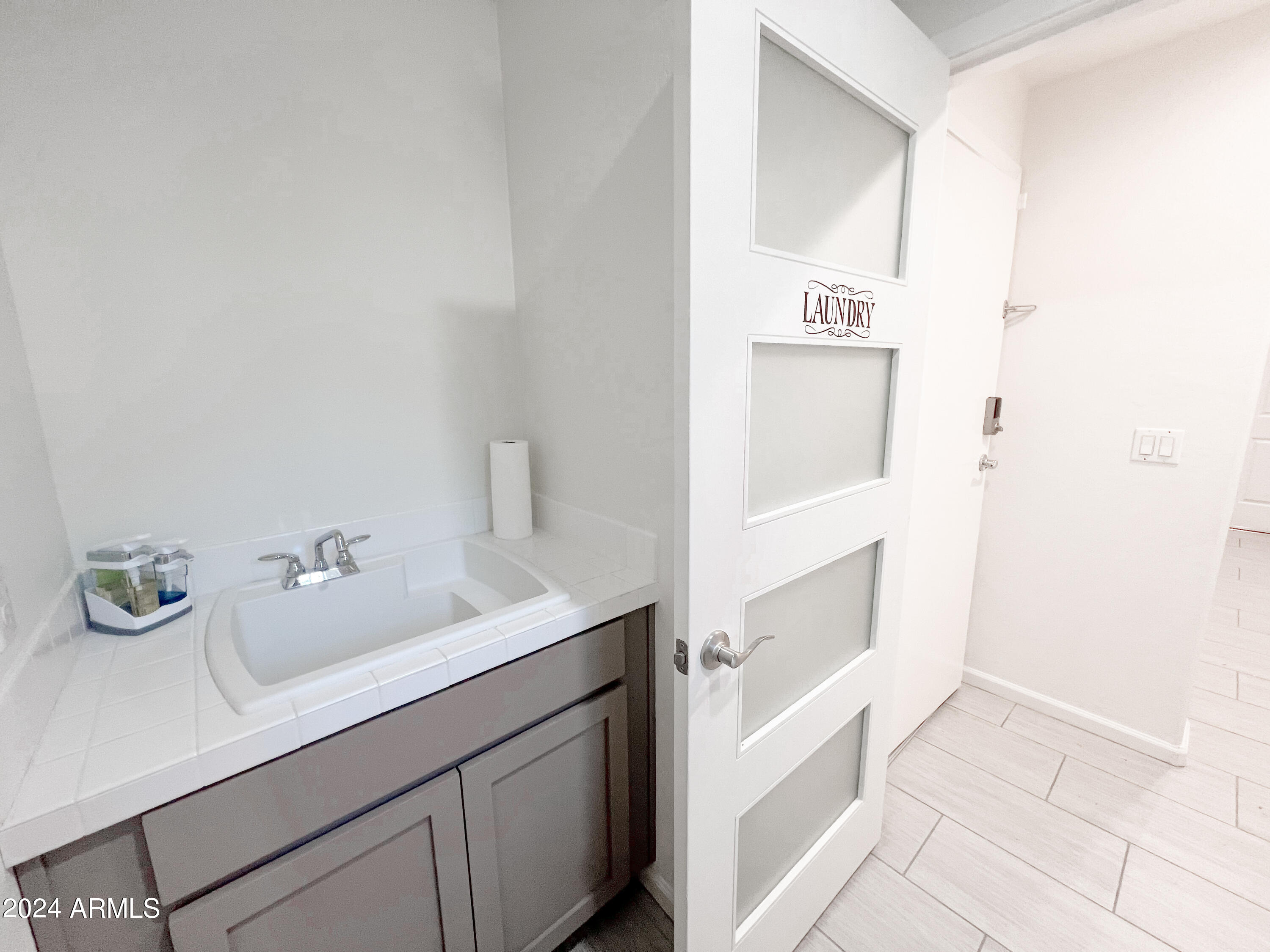 3935 E ROUGH RIDER Road, 1253