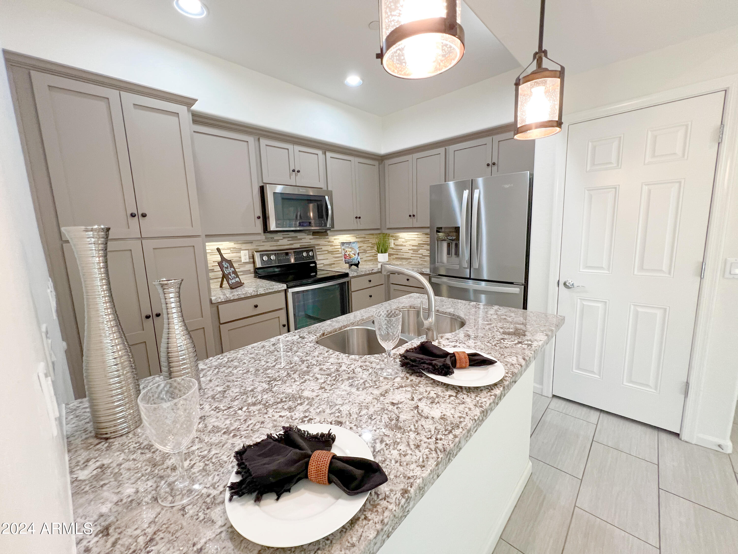 3935 E ROUGH RIDER Road, 1253