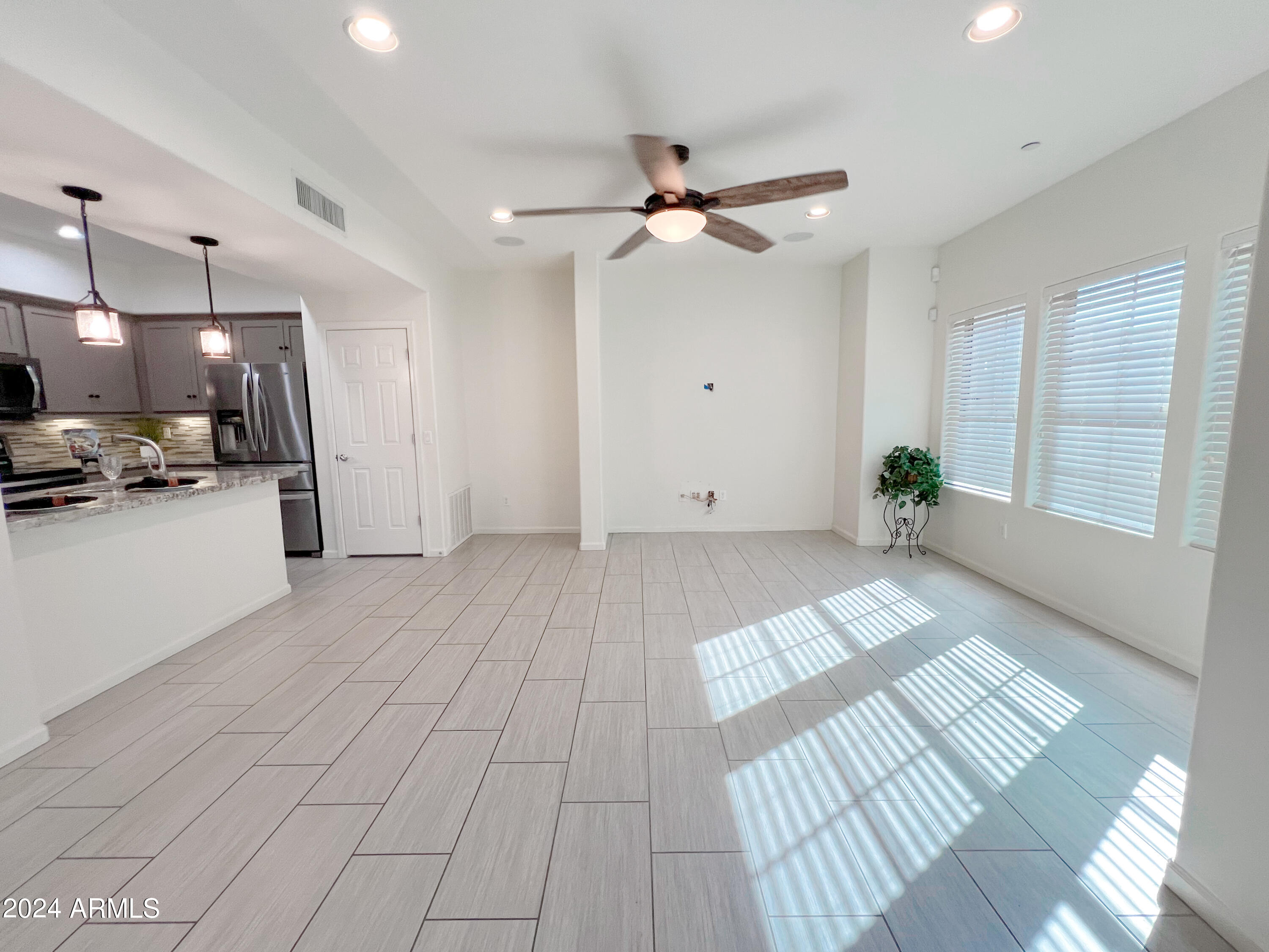 3935 E ROUGH RIDER Road, 1253