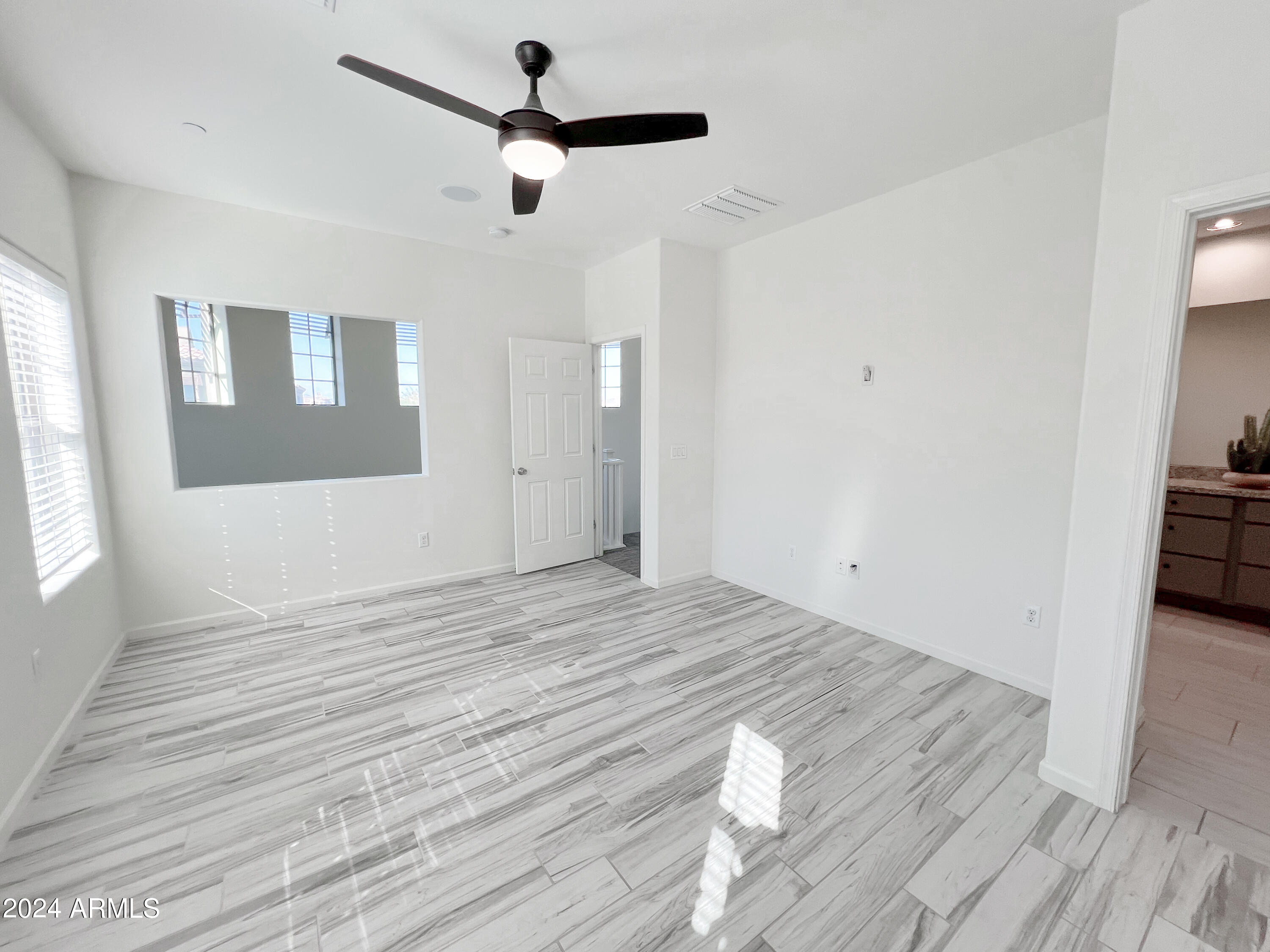 3935 E ROUGH RIDER Road, 1253