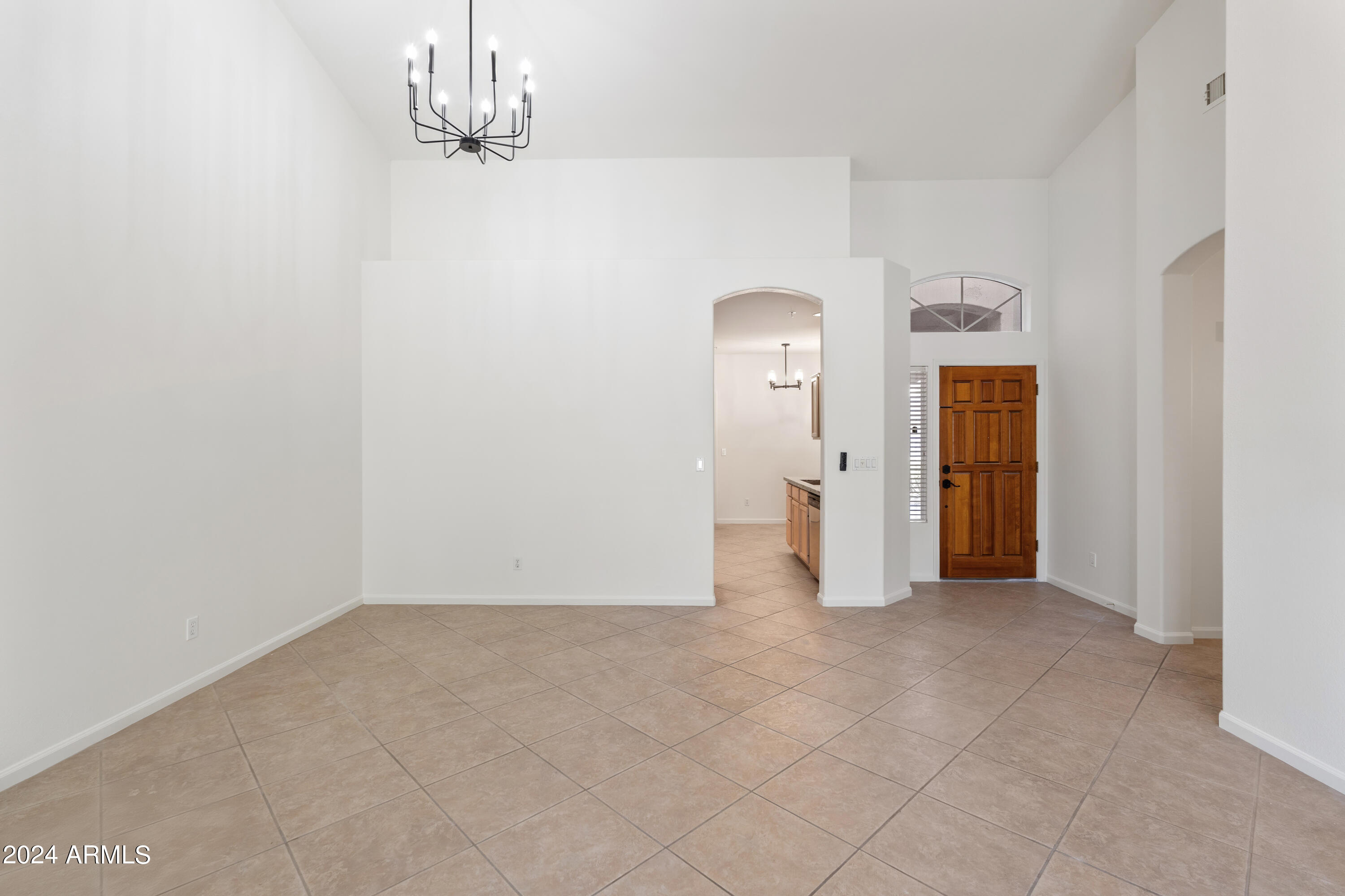 8965 E MAPLE Drive