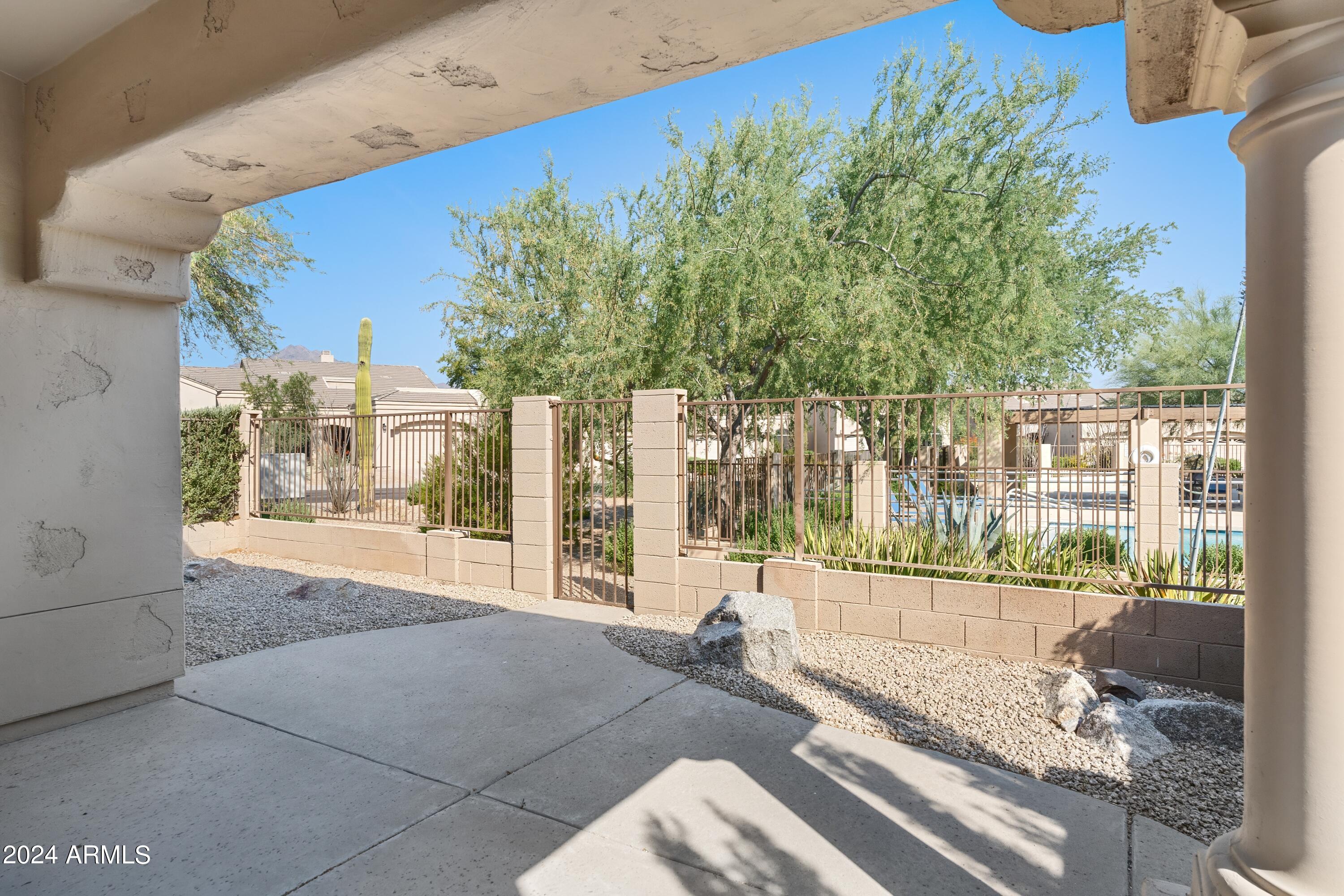 8965 E MAPLE Drive