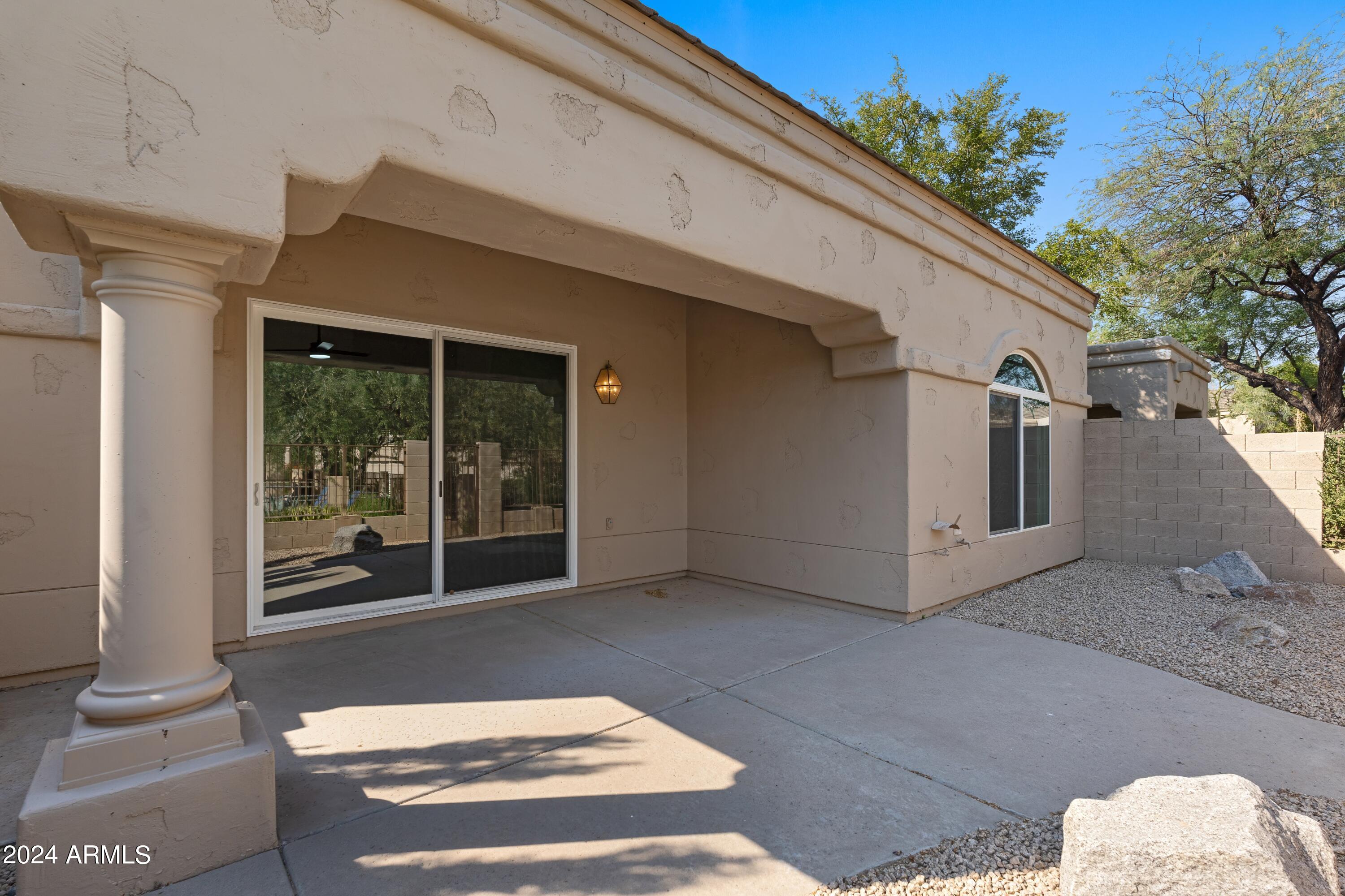 8965 E MAPLE Drive