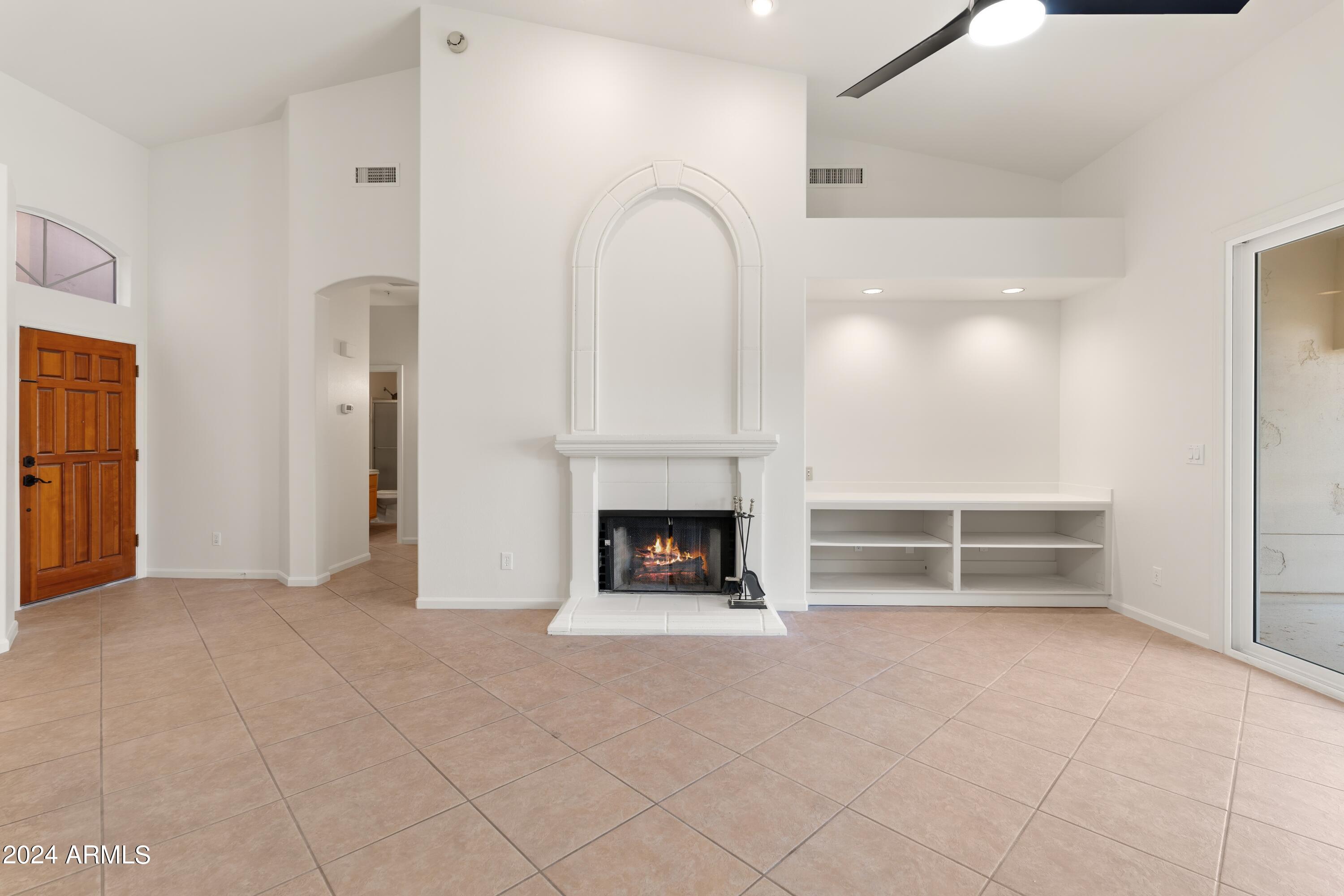 8965 E MAPLE Drive