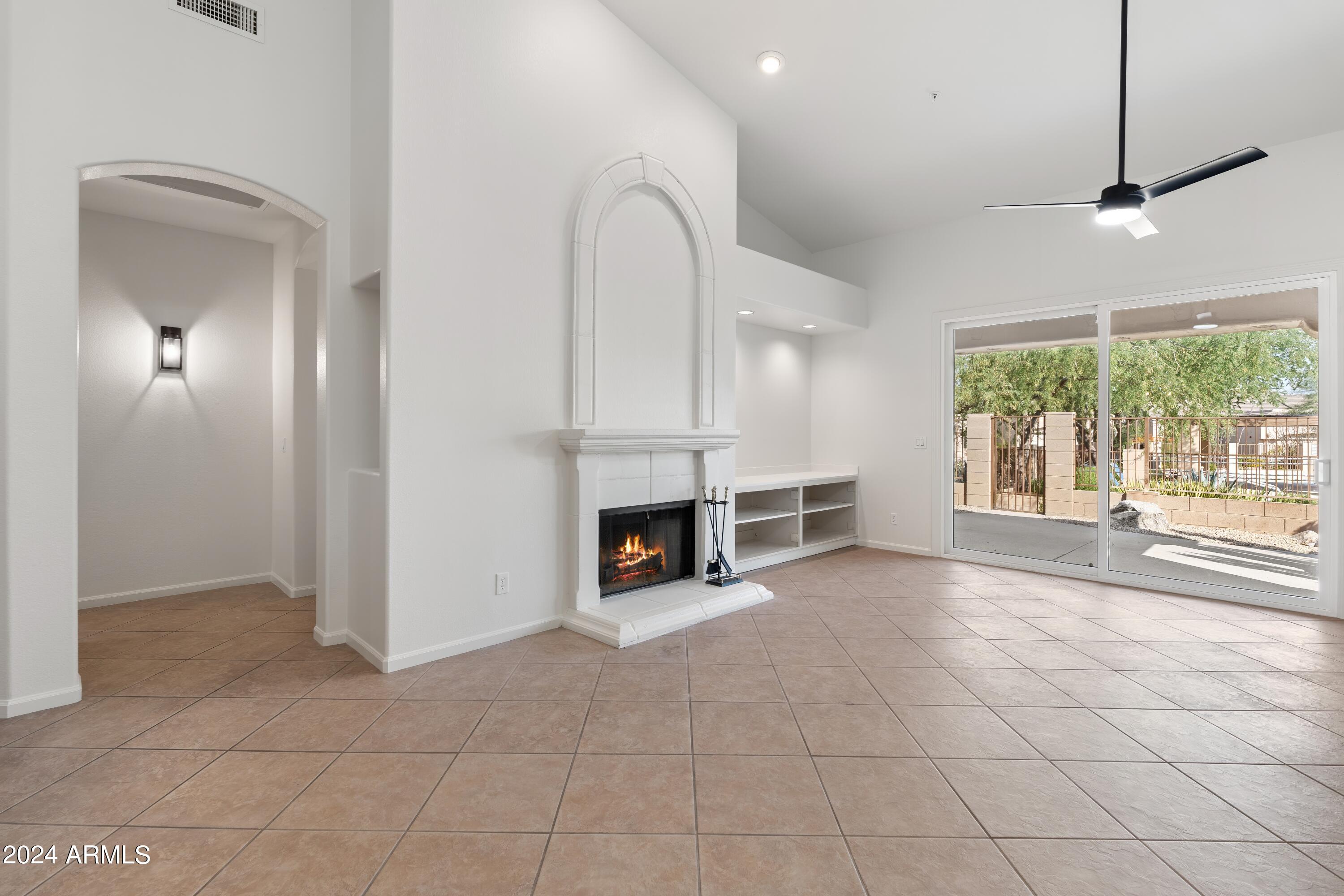 8965 E MAPLE Drive