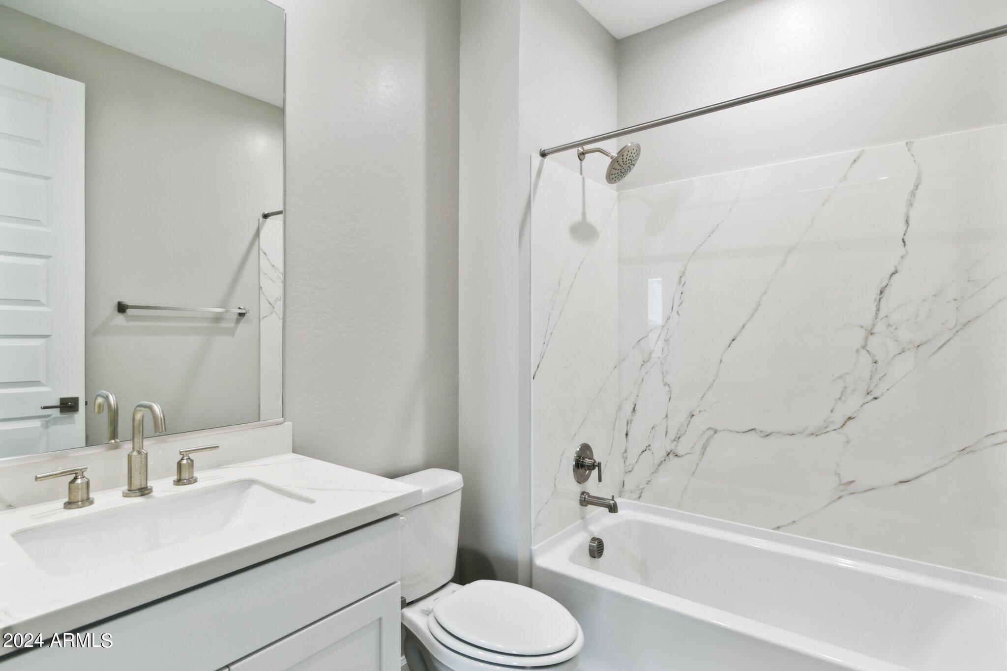 10348 W QUAIL Avenue