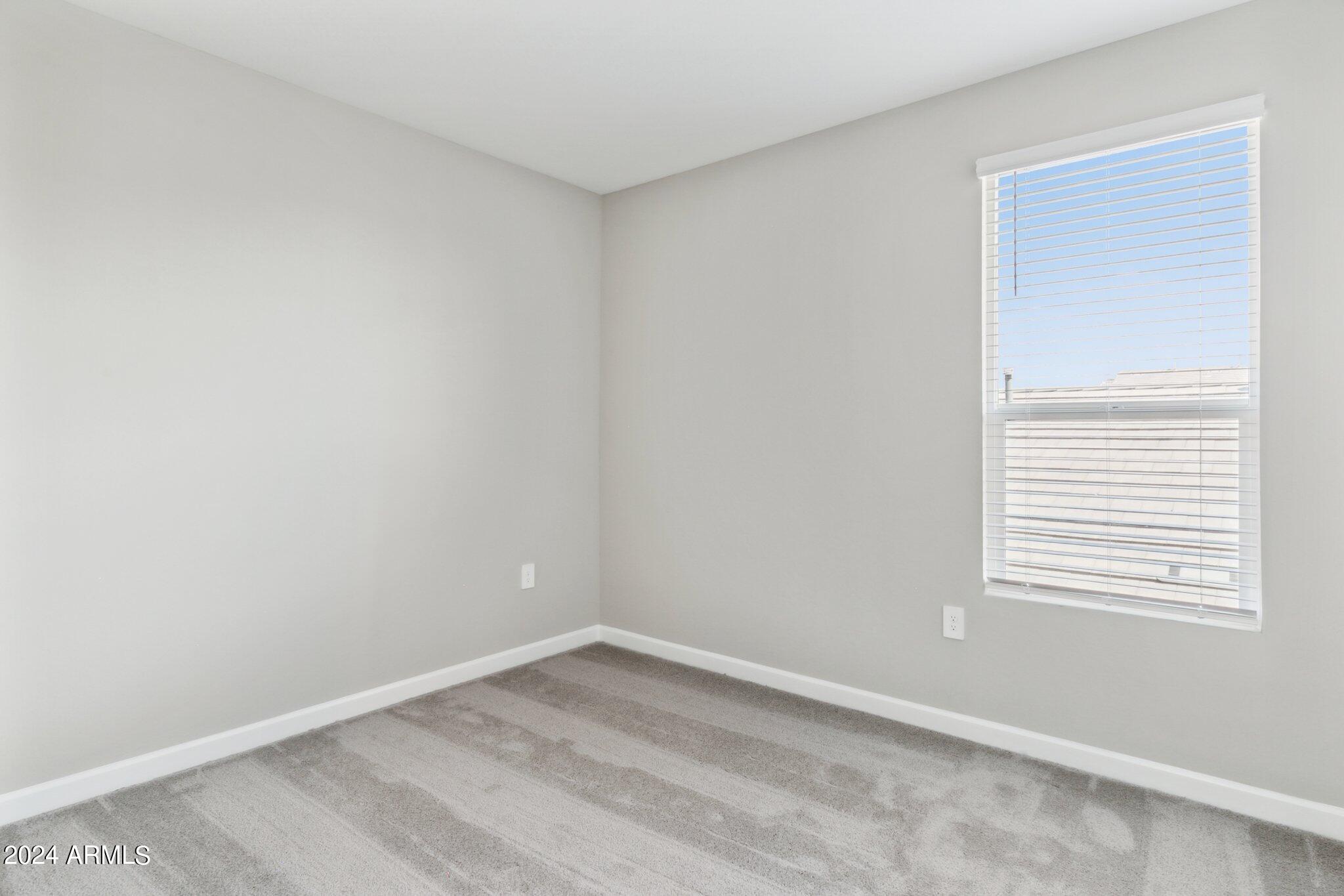 10348 W QUAIL Avenue