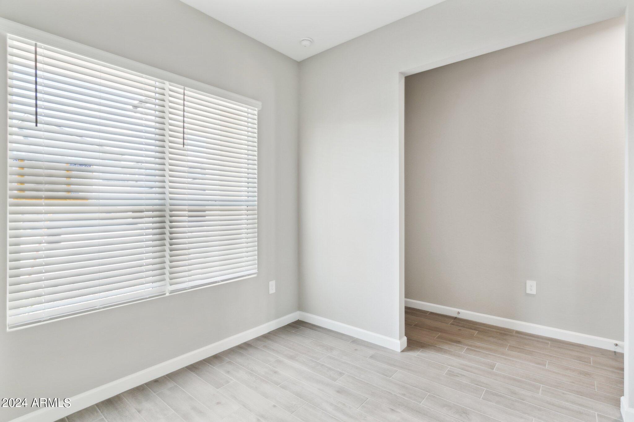 10348 W QUAIL Avenue