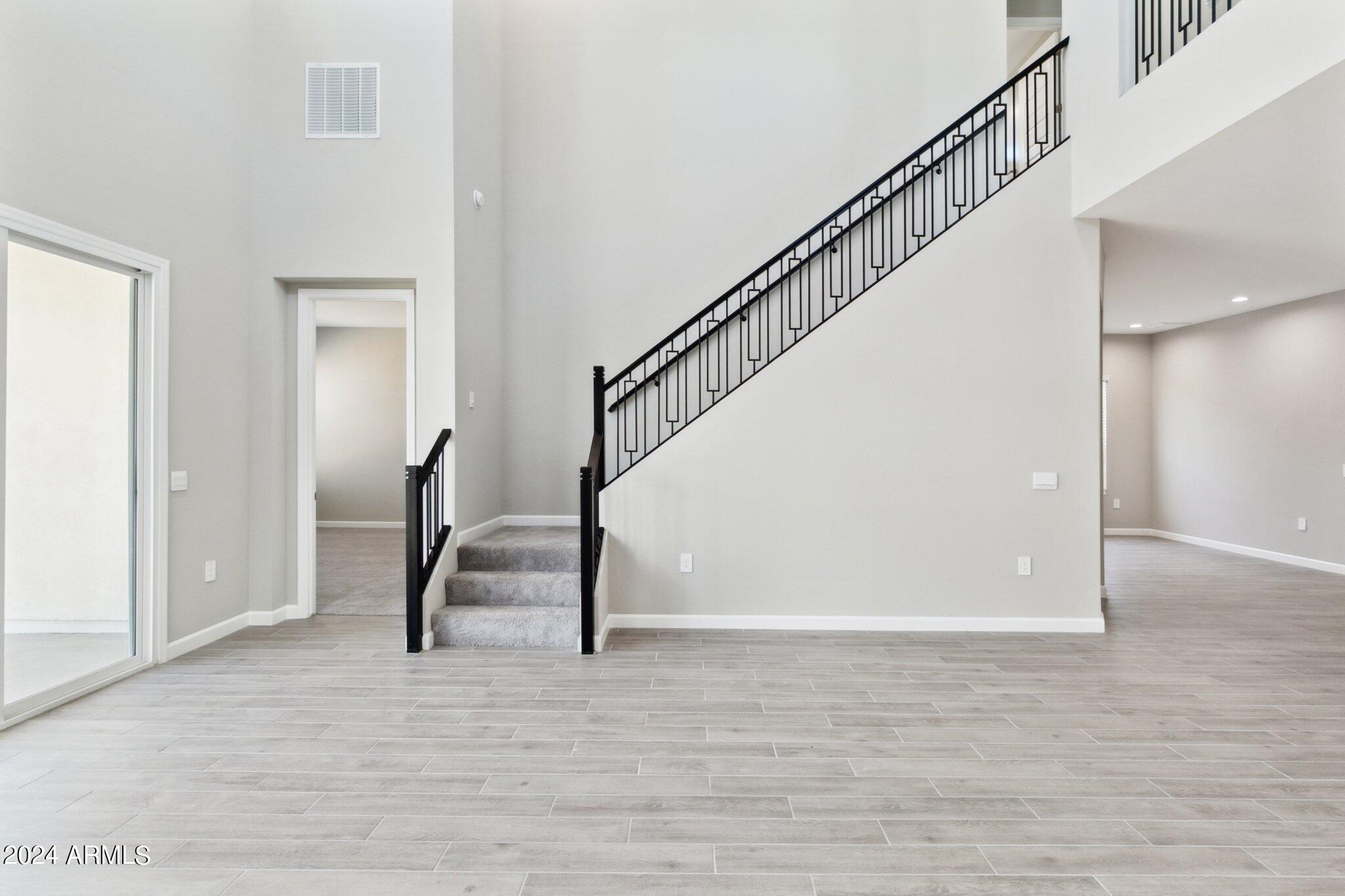 10348 W QUAIL Avenue