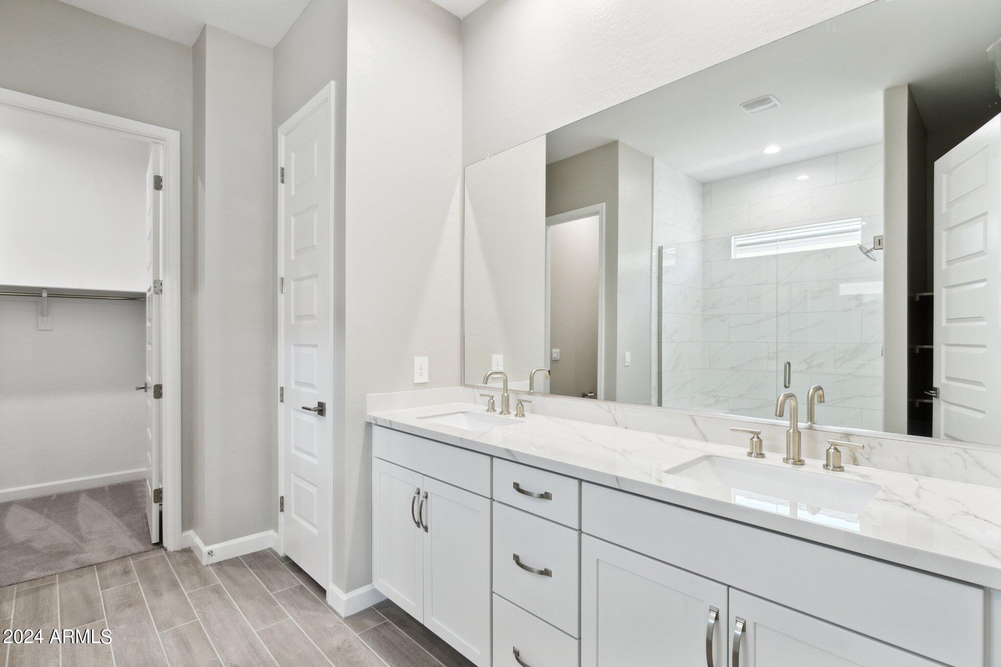 10348 W QUAIL Avenue