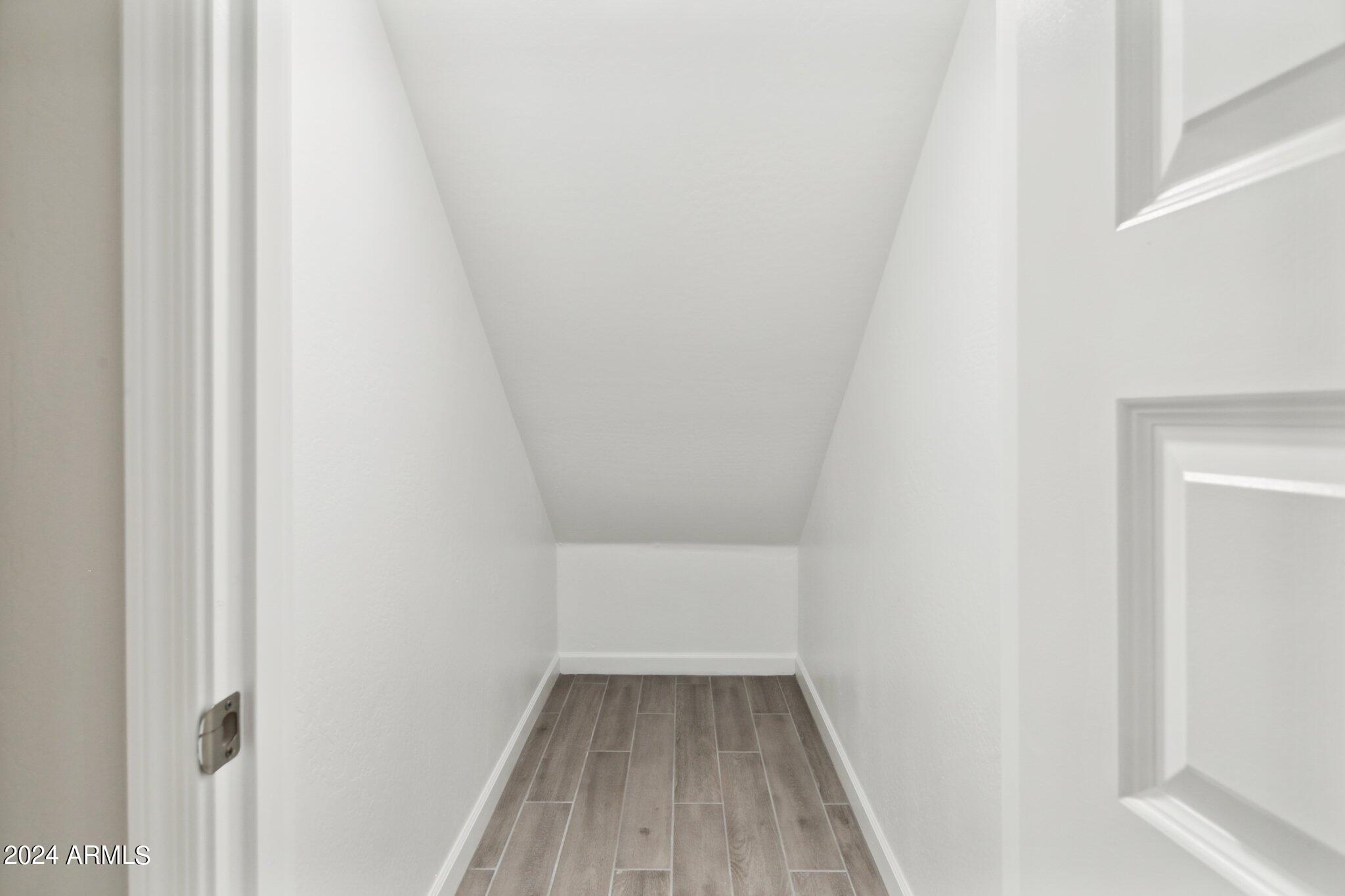 10348 W QUAIL Avenue