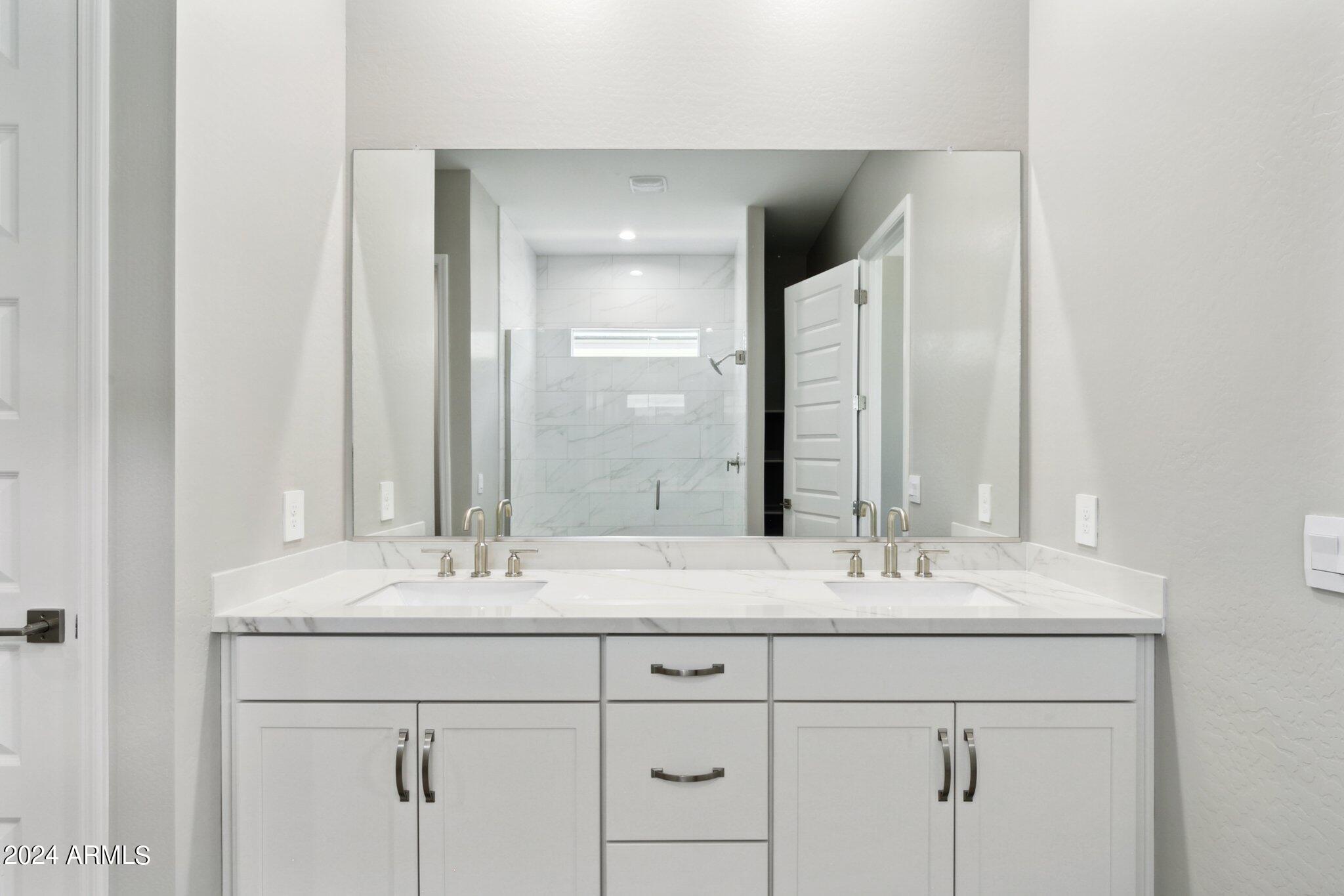 10348 W QUAIL Avenue