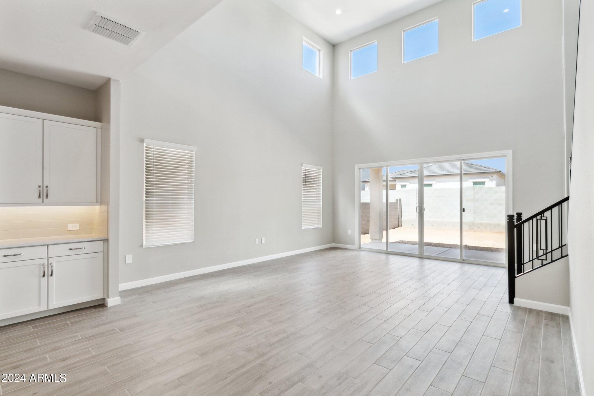 10348 W QUAIL Avenue