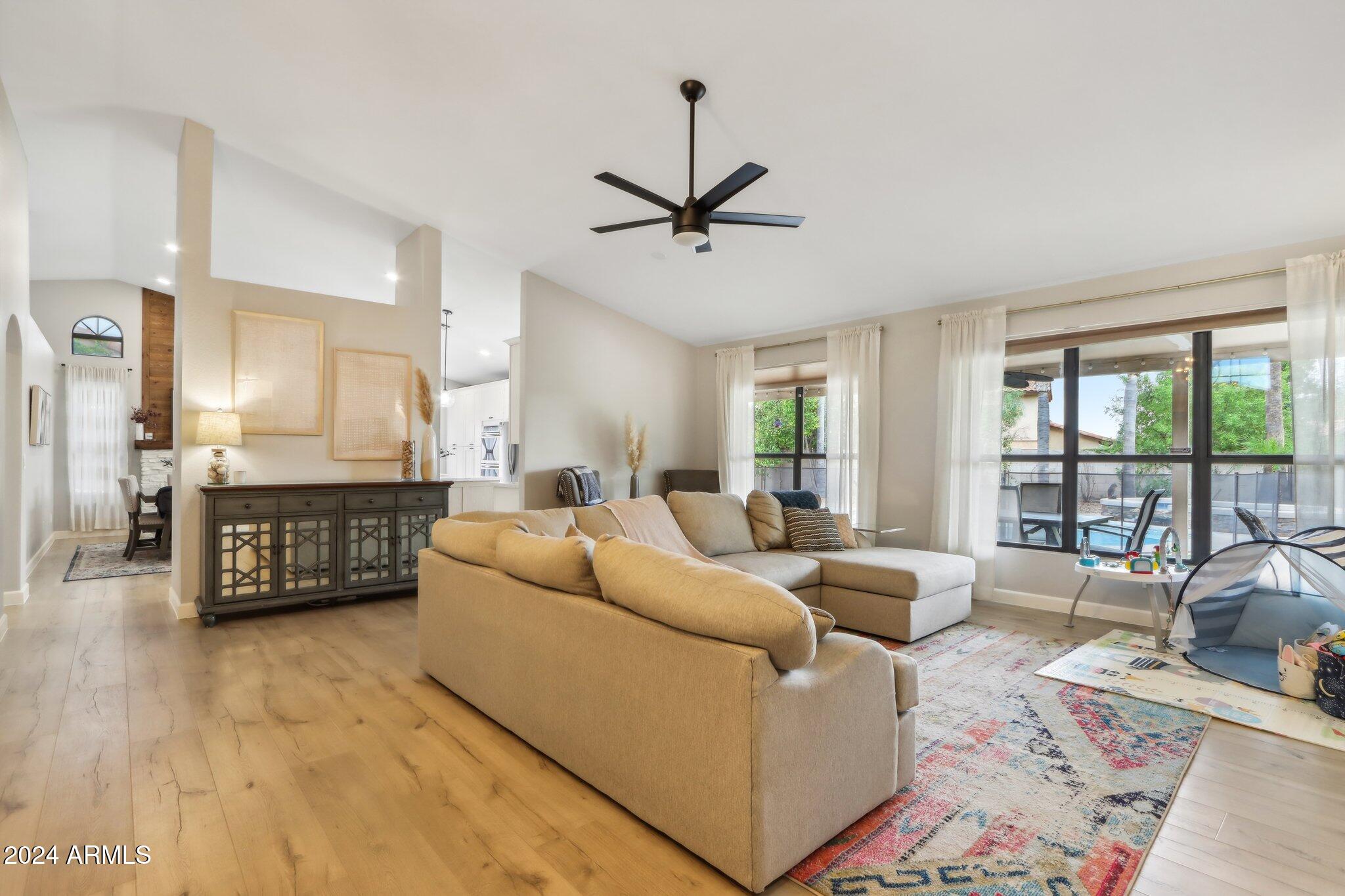 5335 E MICHELLE Drive