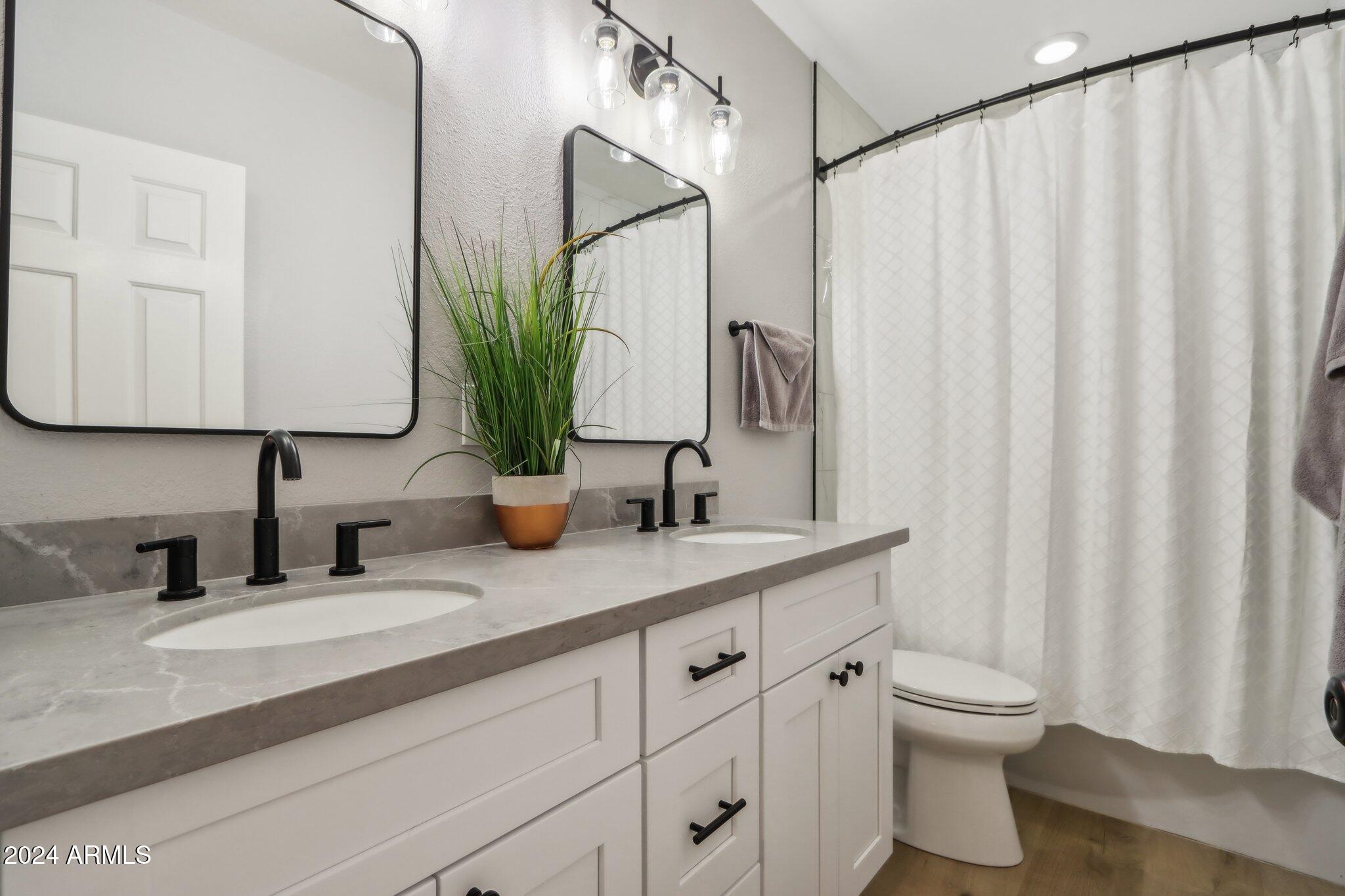 5335 E MICHELLE Drive