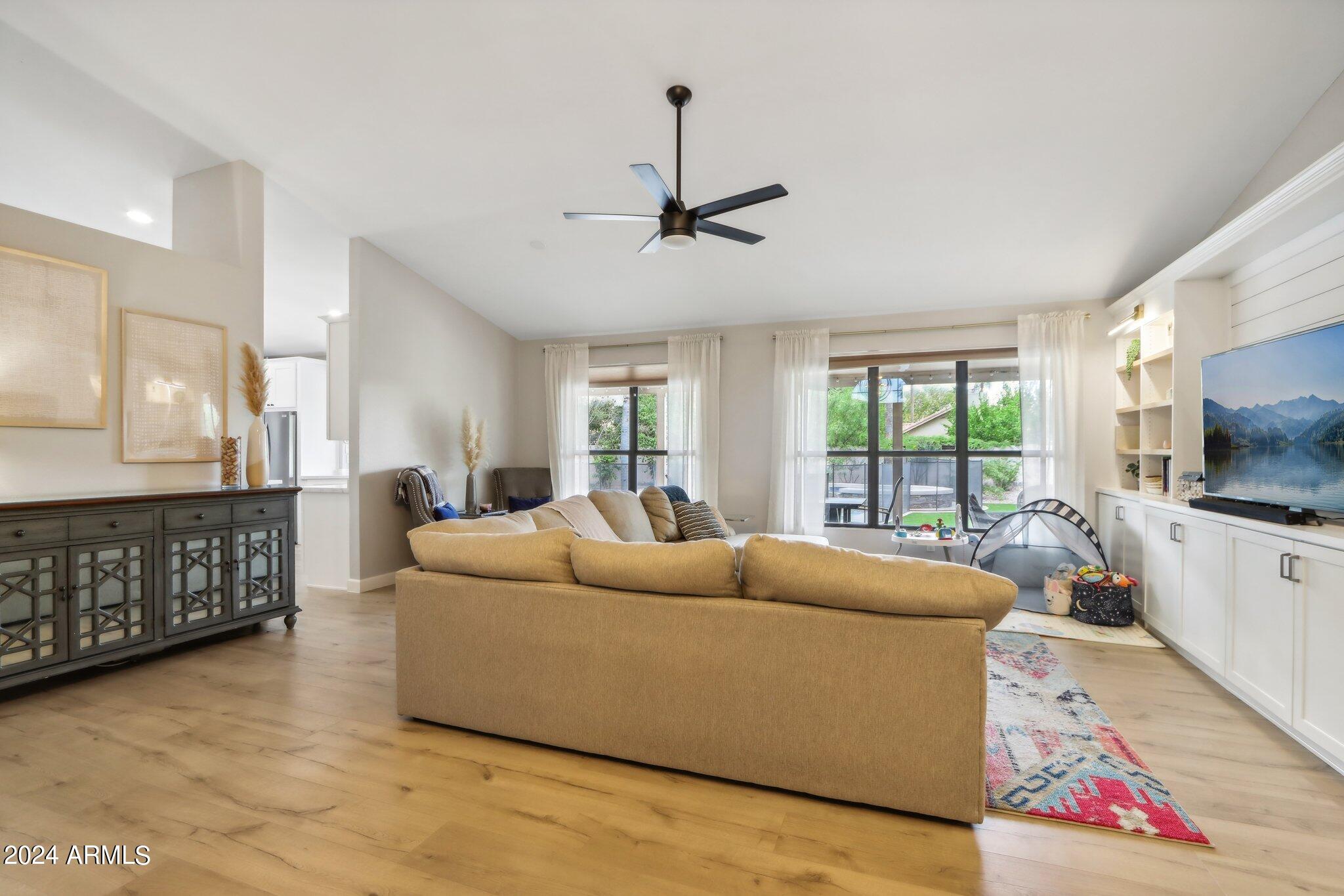 5335 E MICHELLE Drive