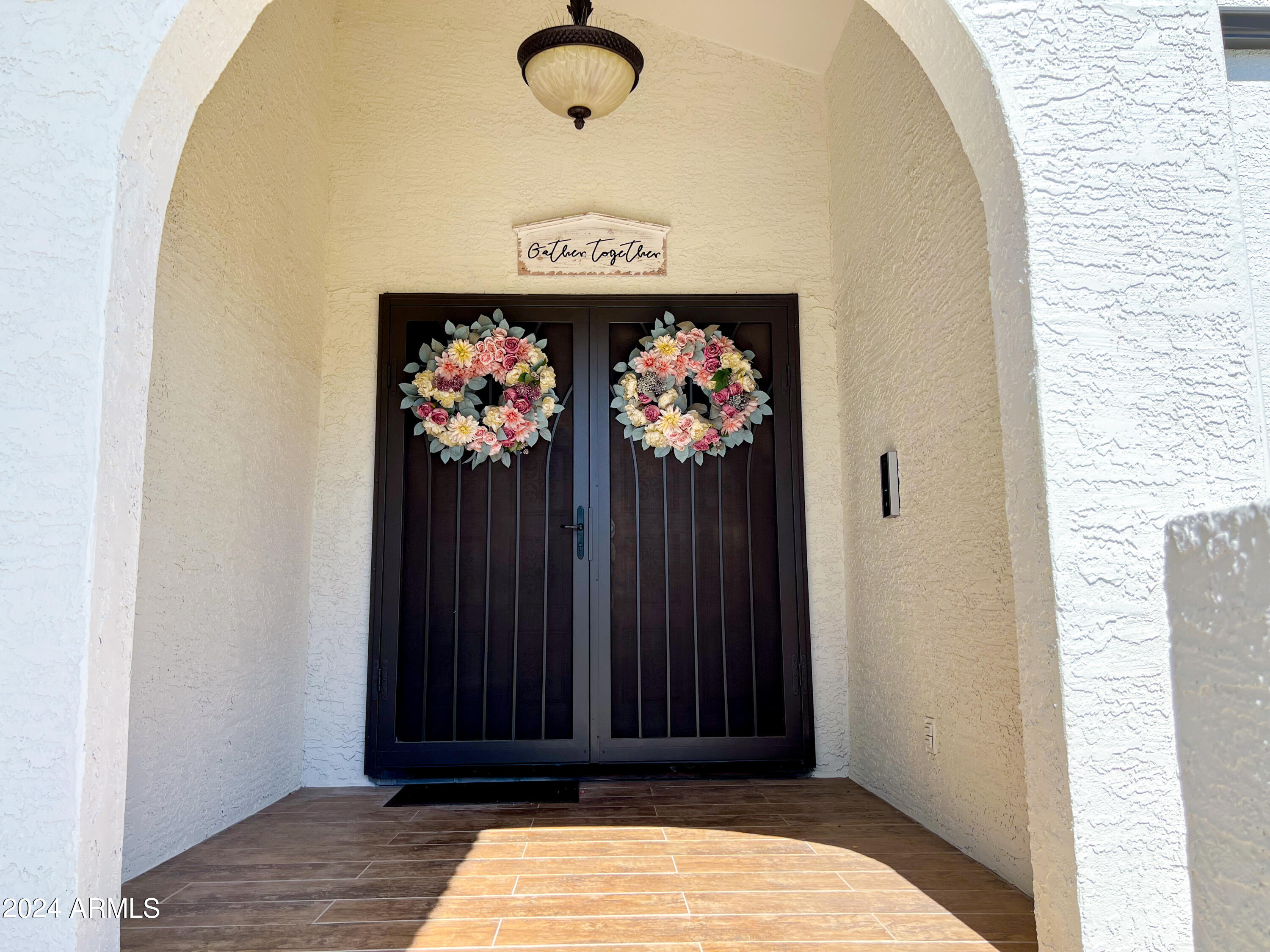 1014 E COUNTRY GABLES Drive