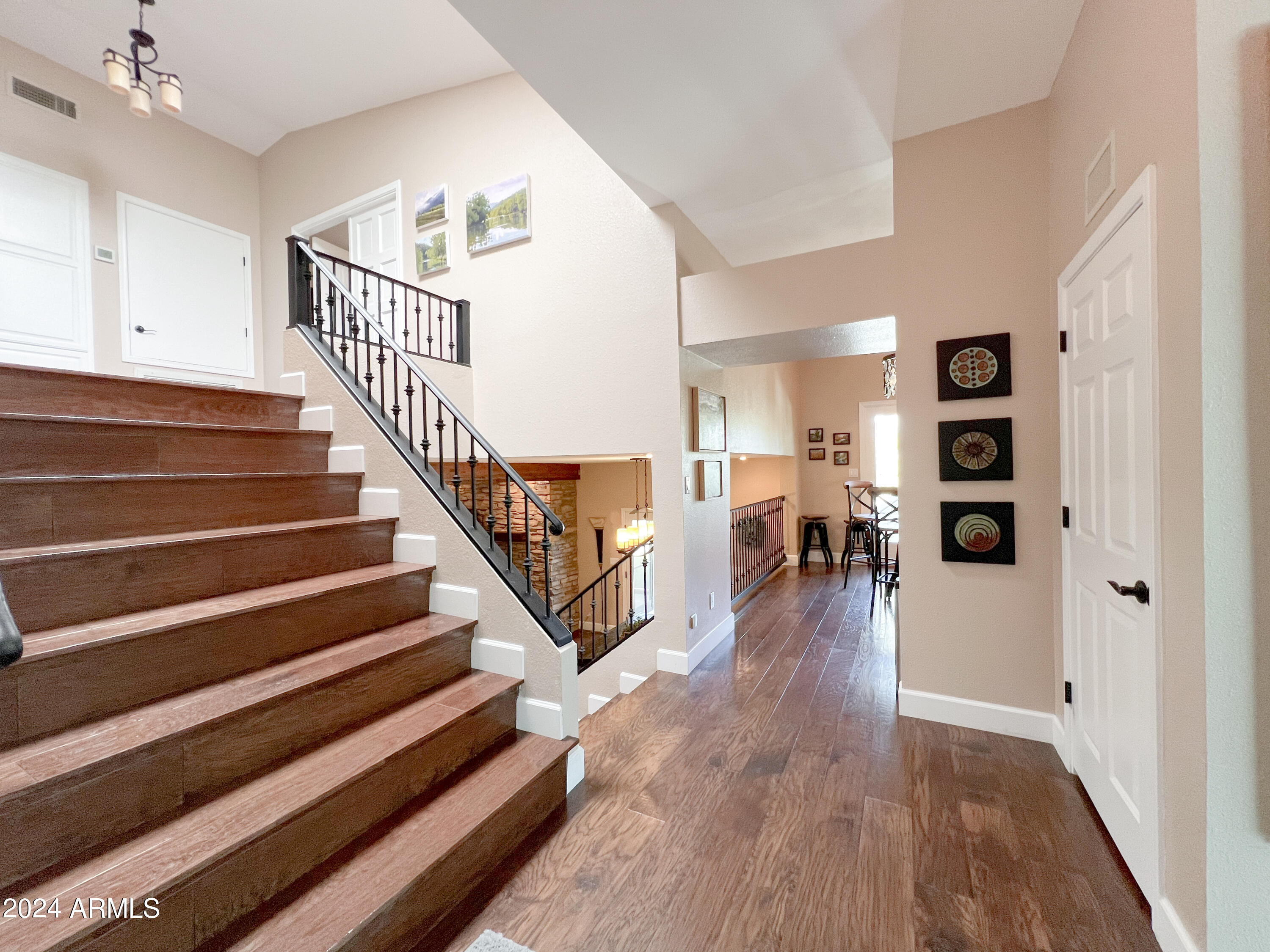 1014 E COUNTRY GABLES Drive