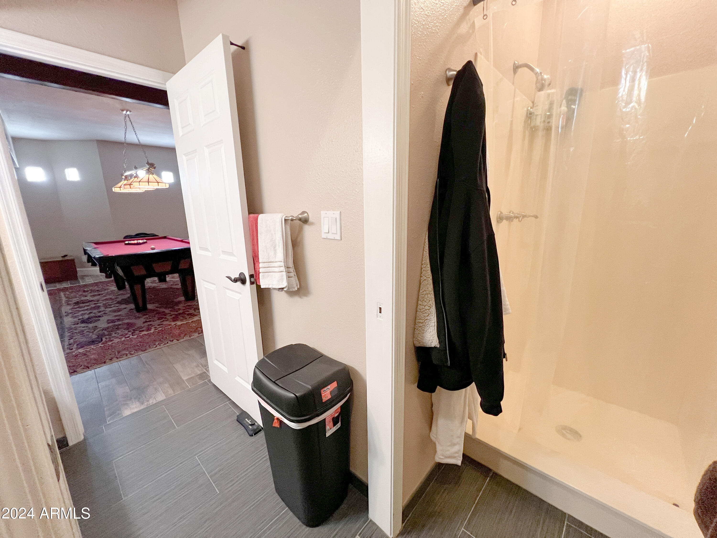 1014 E COUNTRY GABLES Drive