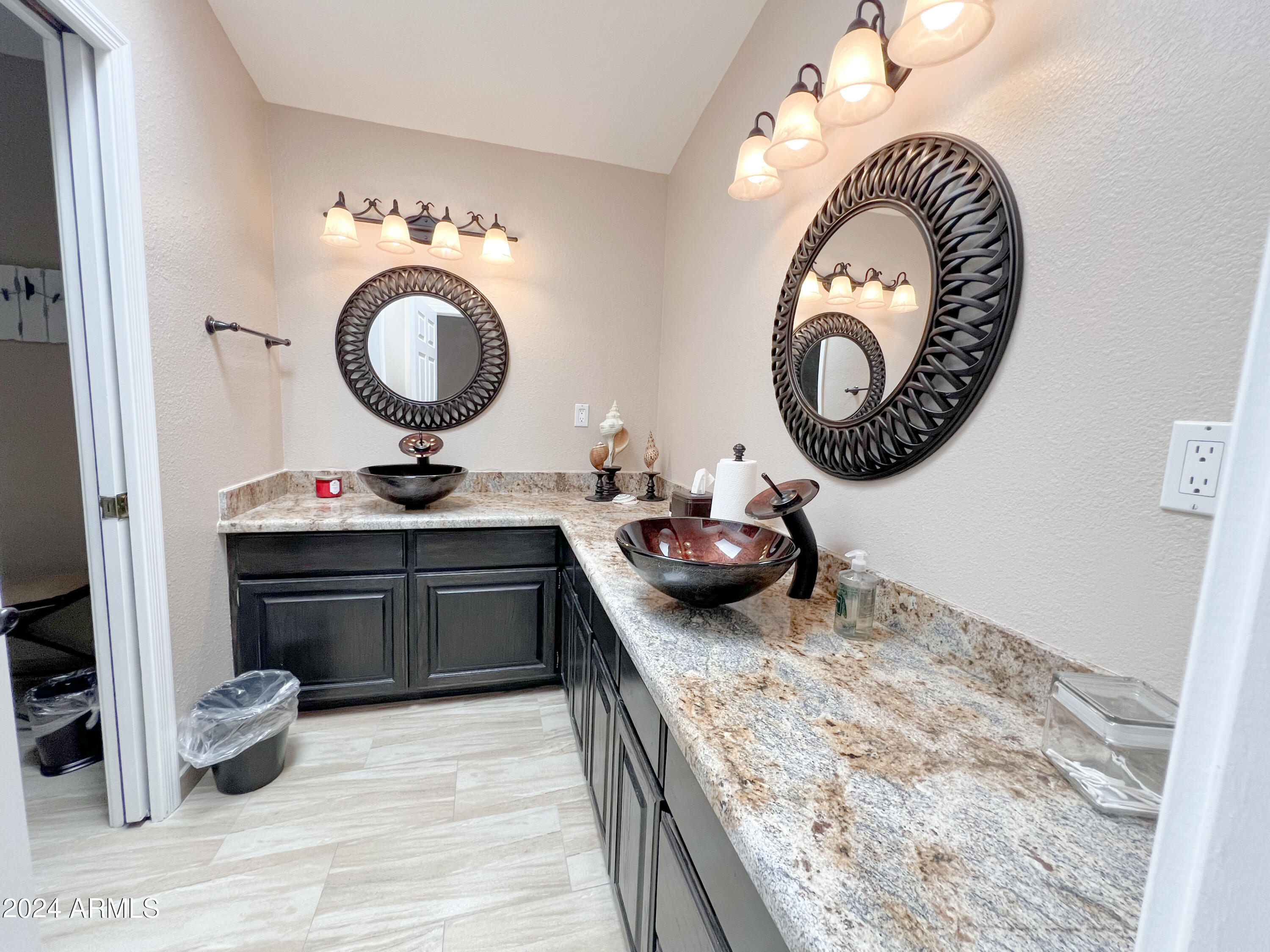 1014 E COUNTRY GABLES Drive