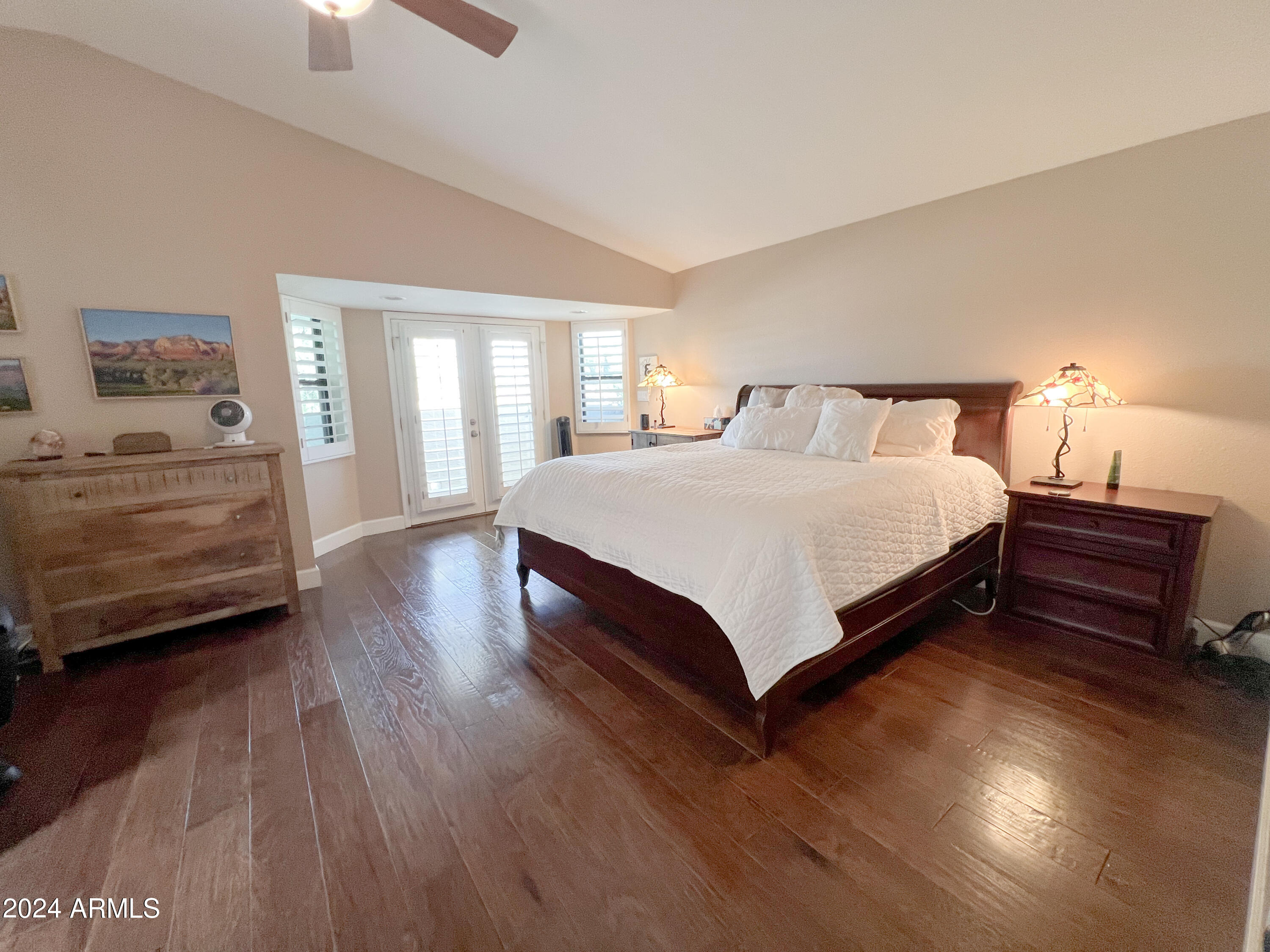 1014 E COUNTRY GABLES Drive