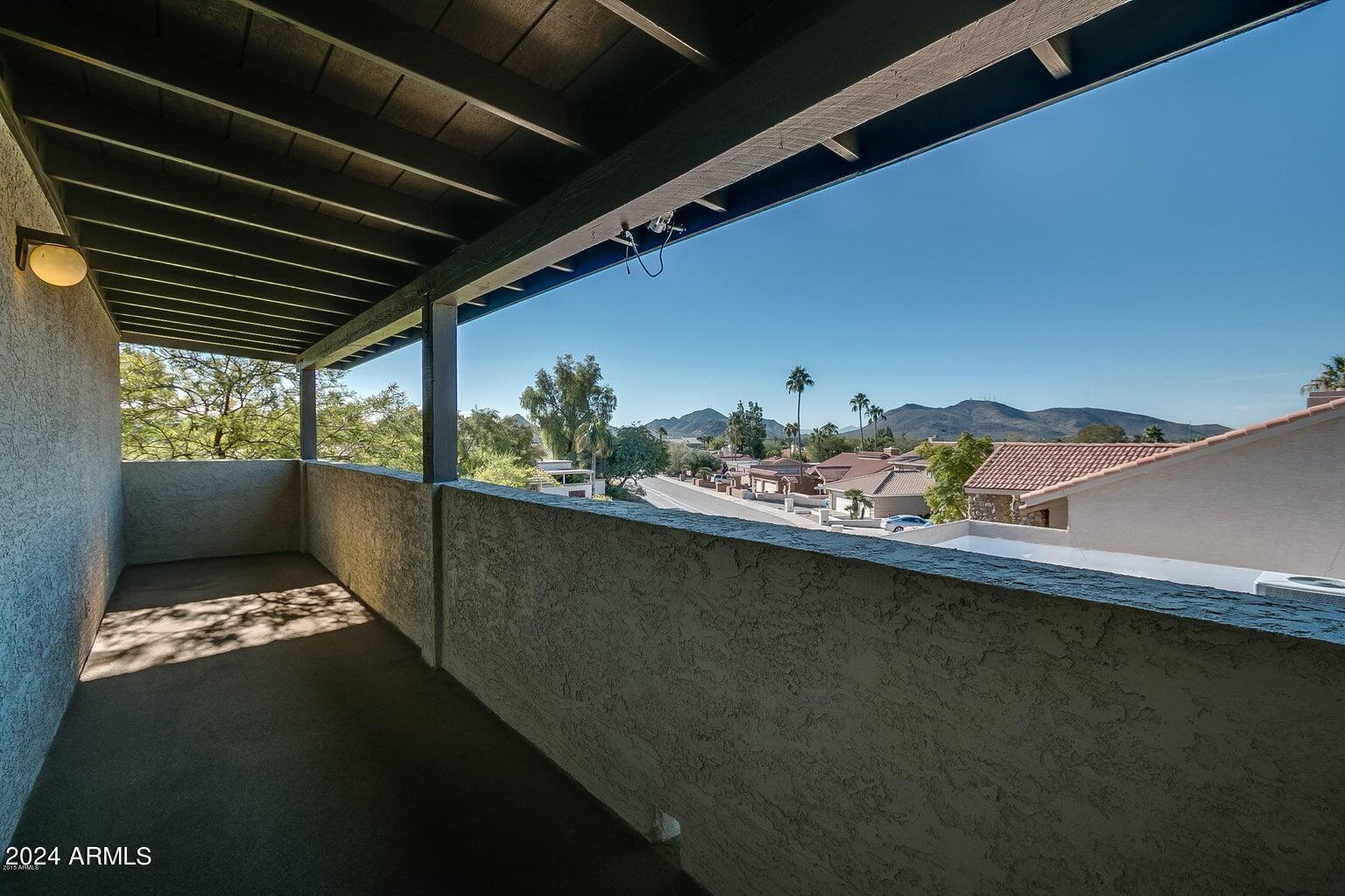 1014 E COUNTRY GABLES Drive