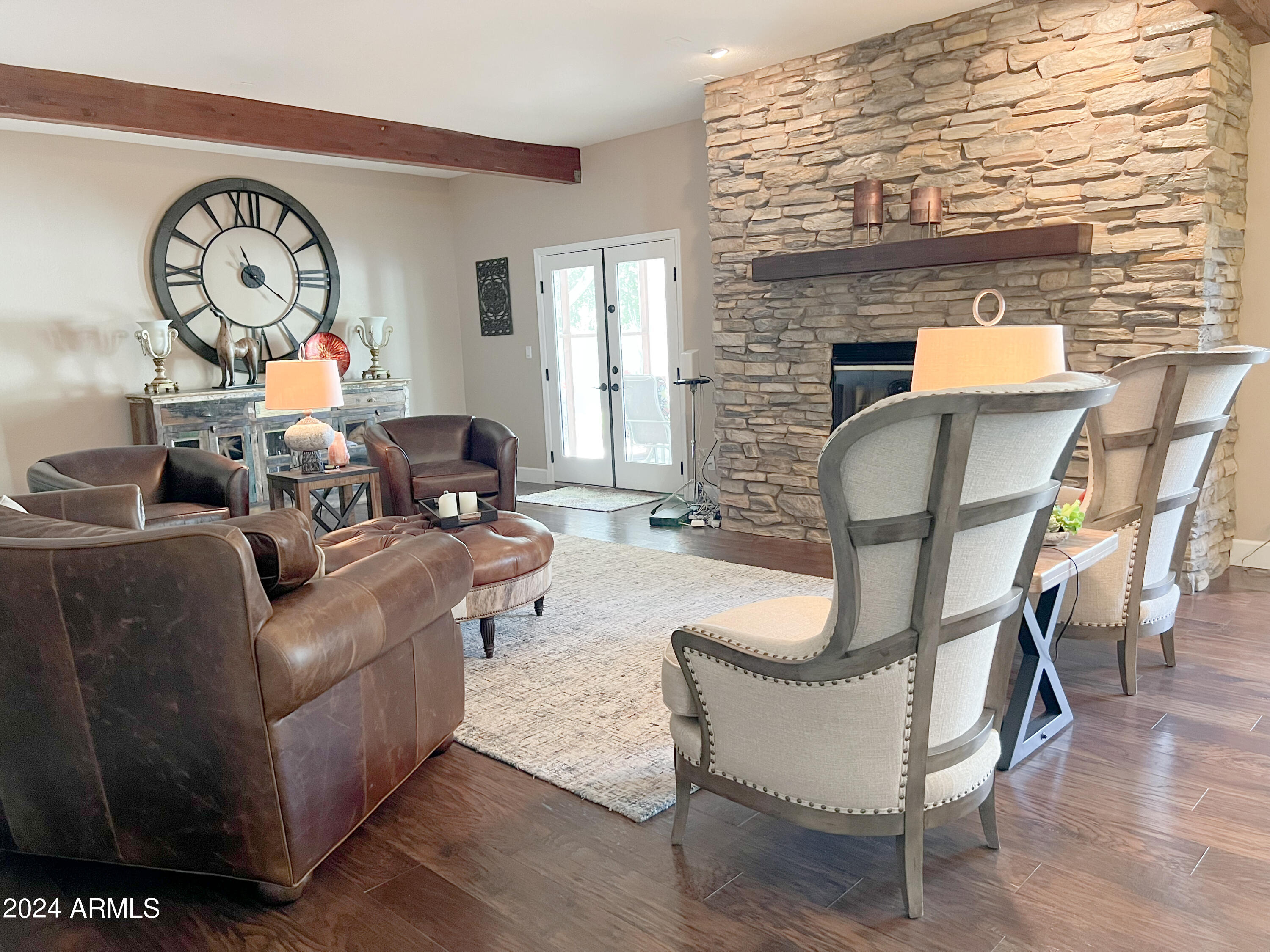 1014 E COUNTRY GABLES Drive