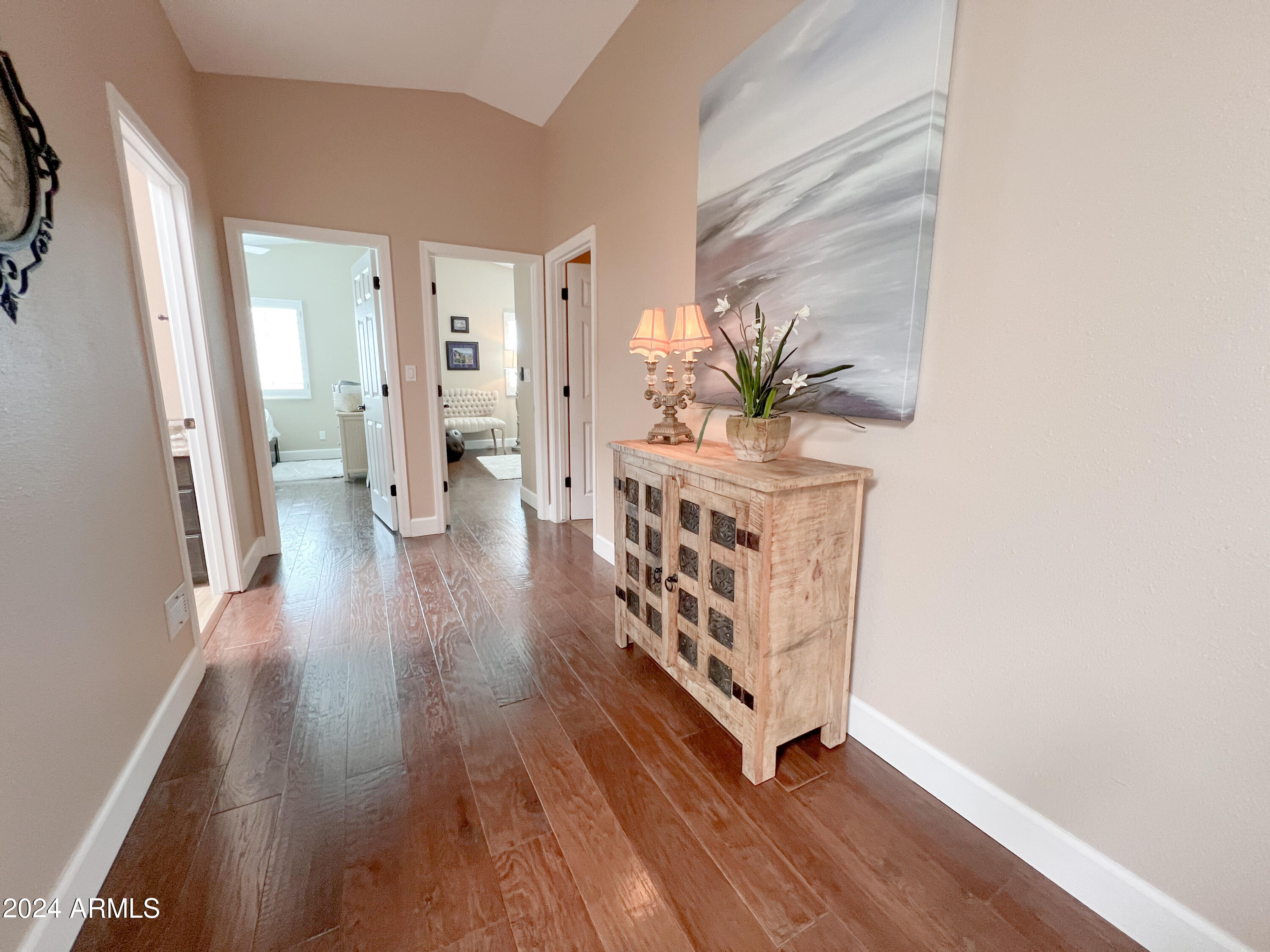 1014 E COUNTRY GABLES Drive