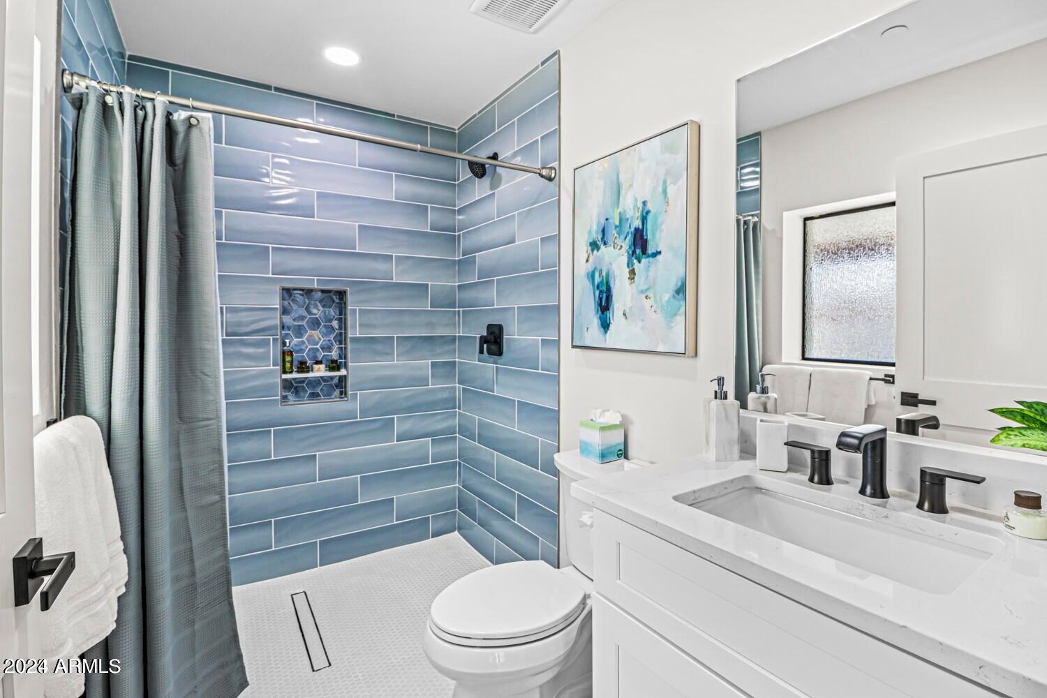 8619 E RANCHO VISTA Drive