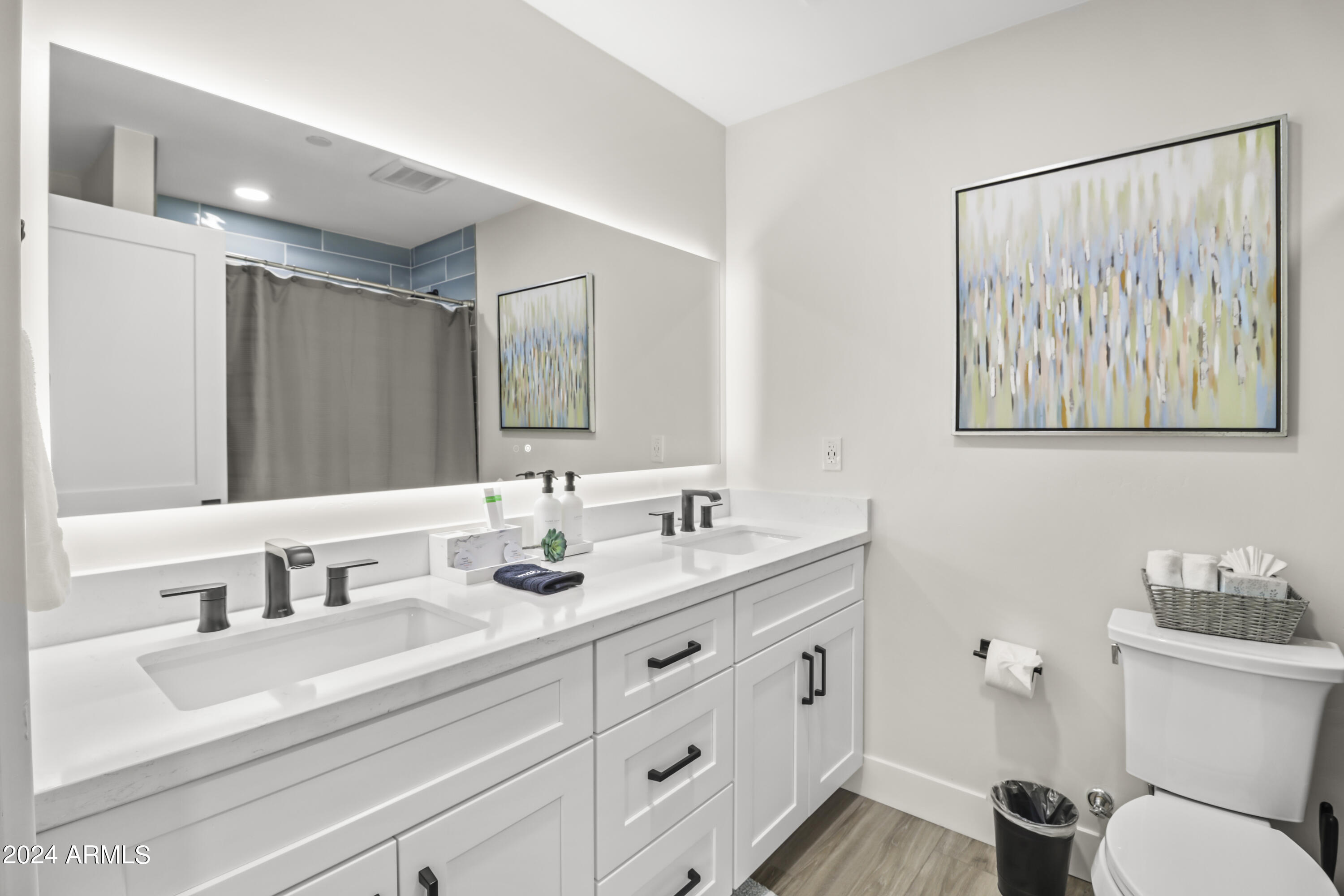 8619 E RANCHO VISTA Drive