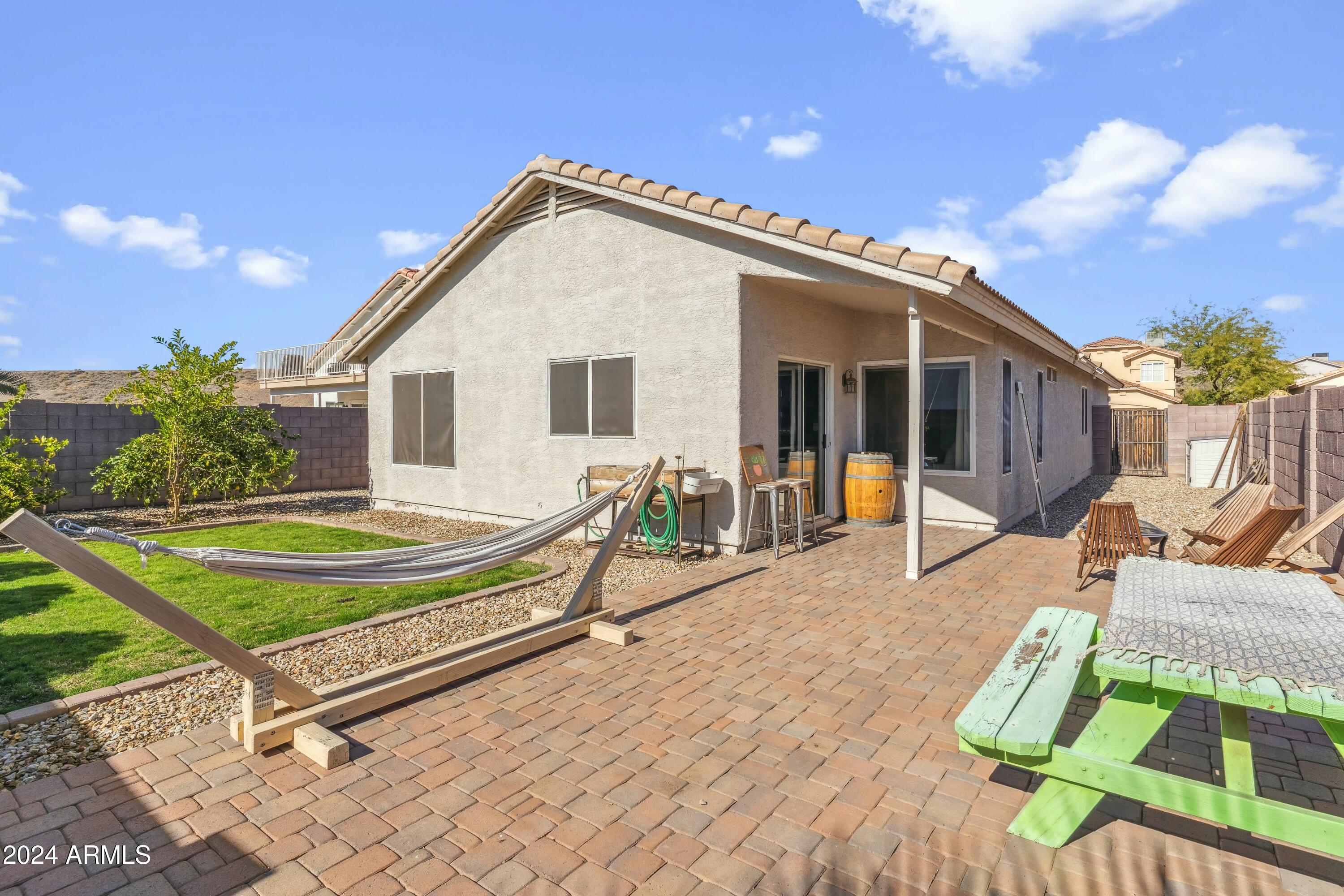 4045 W ABRAHAM Lane