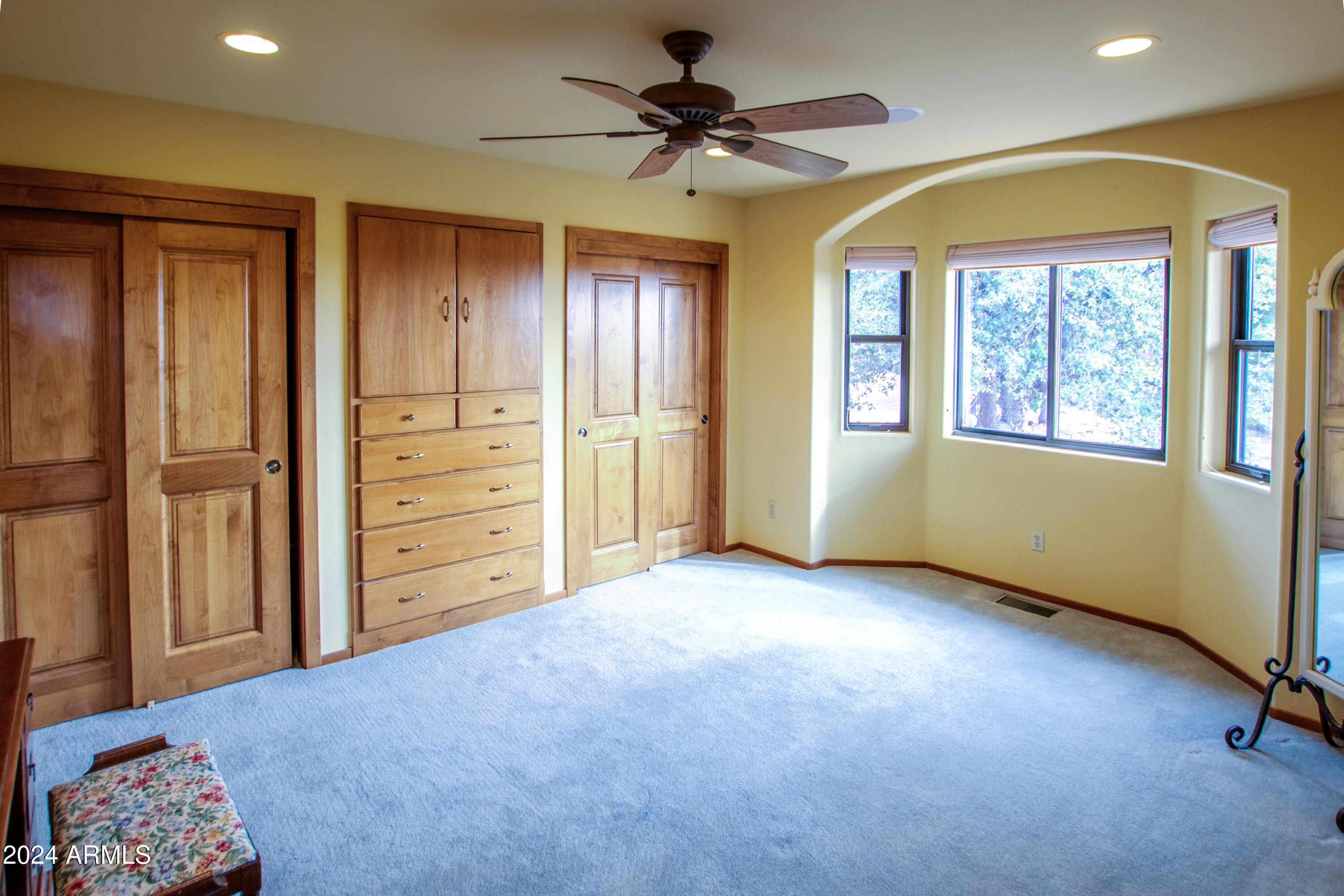 6641 W WOLFPAW Lane
