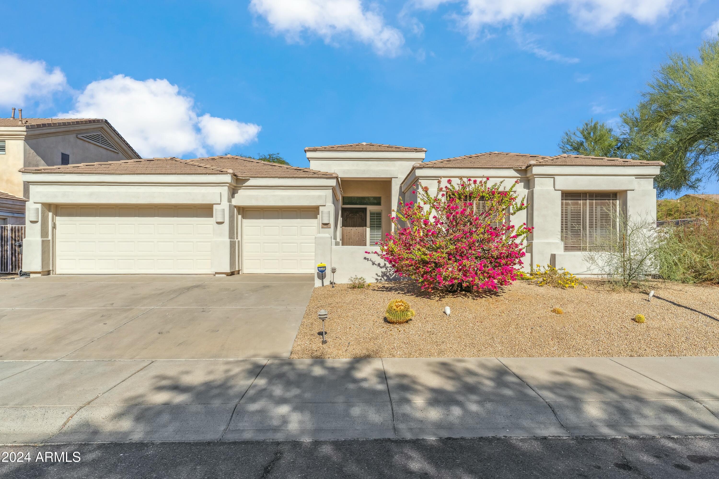 7494 E NESTLING Way