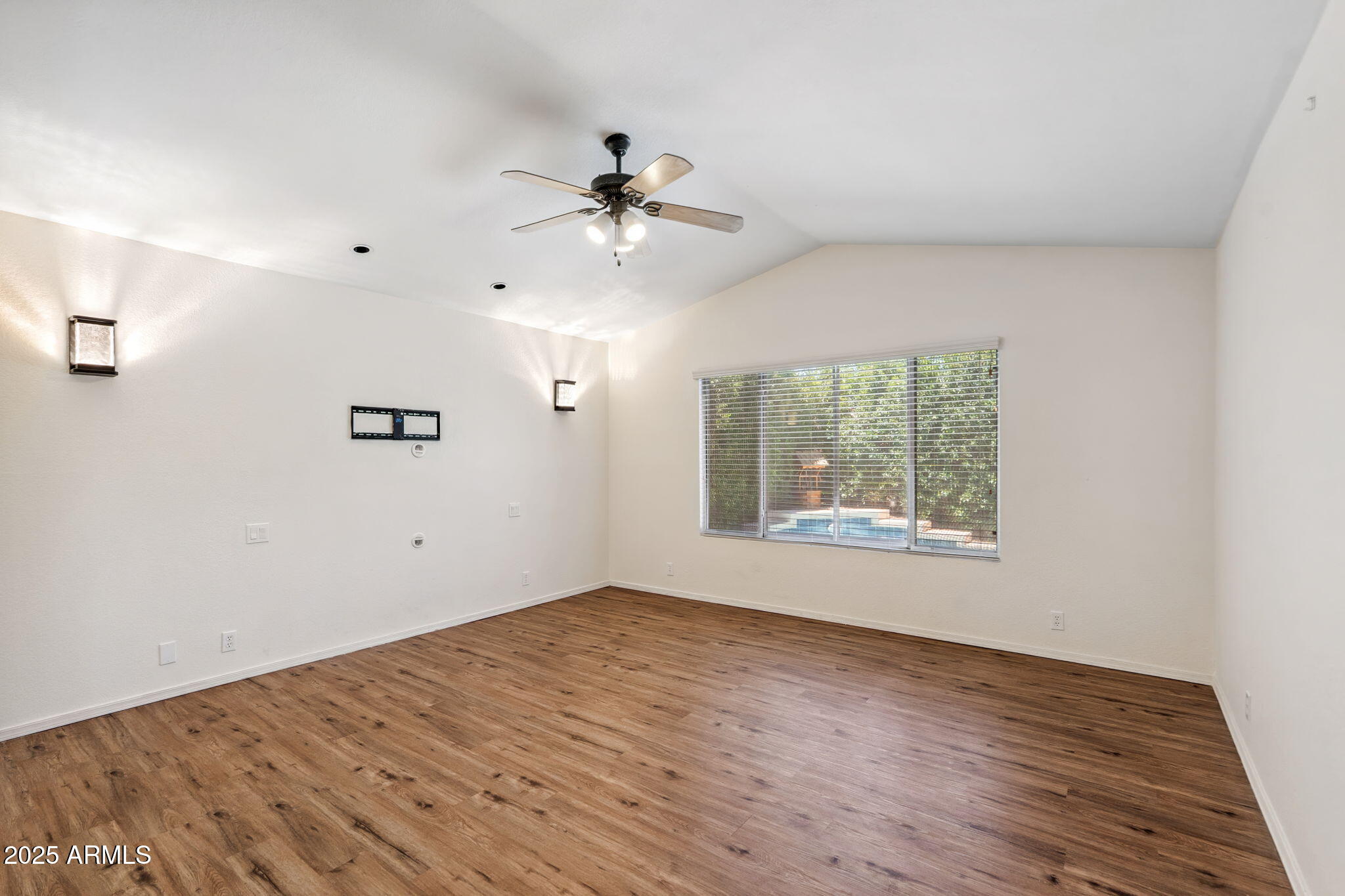 1328 E BINNER Drive