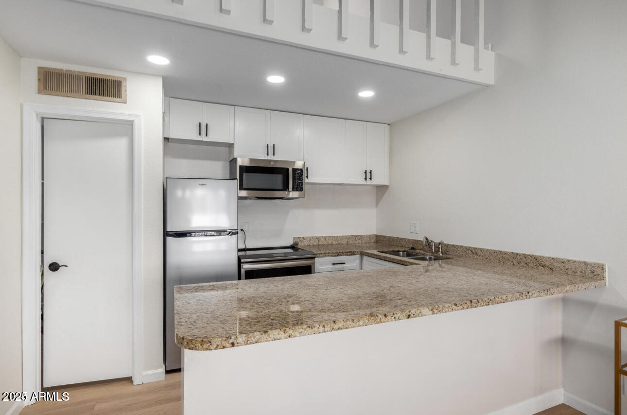 8055 E Thomas Road, D115