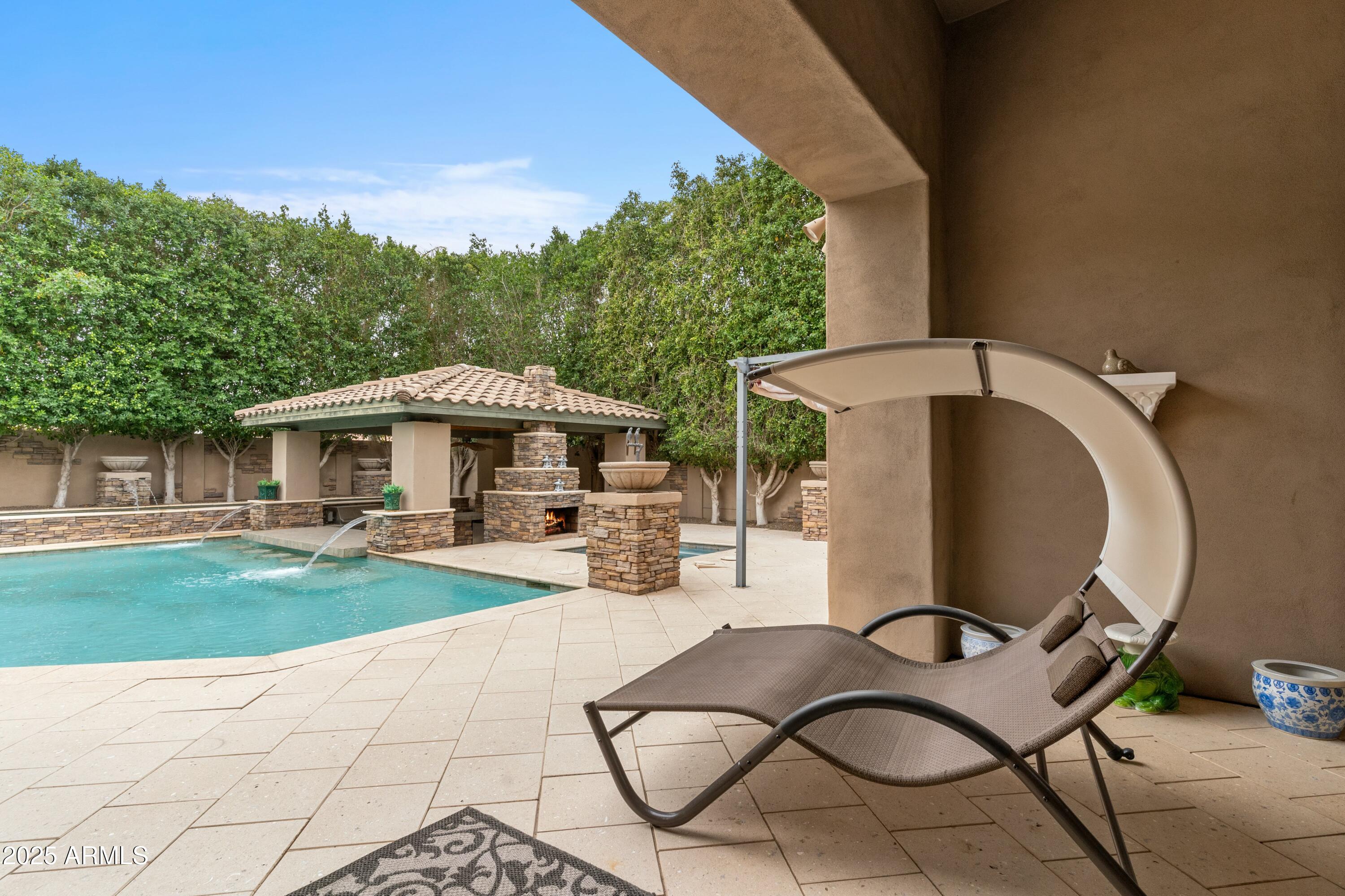 9869 E DAVENPORT Drive