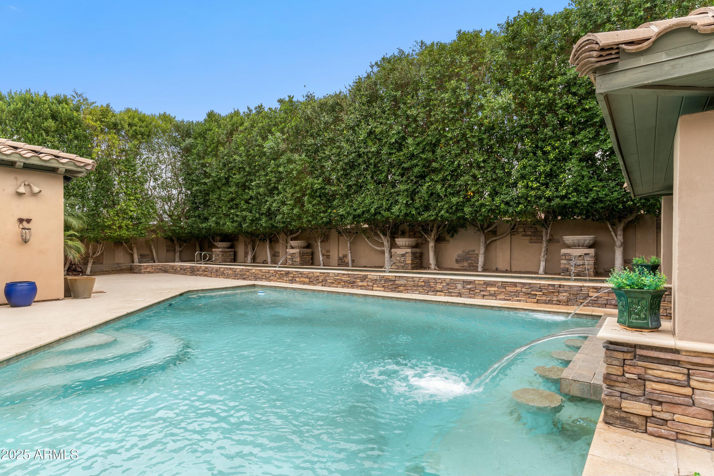 9869 E DAVENPORT Drive