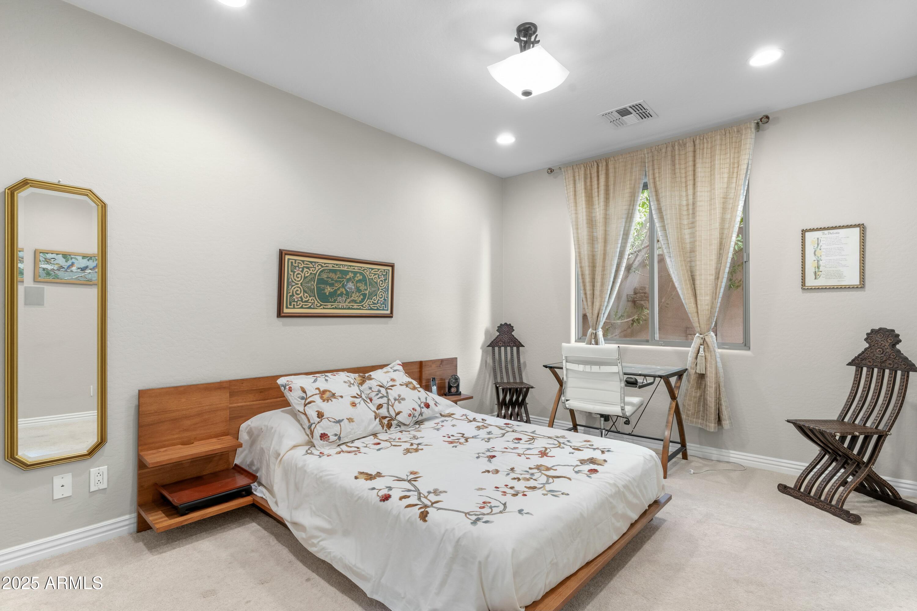 9869 E DAVENPORT Drive