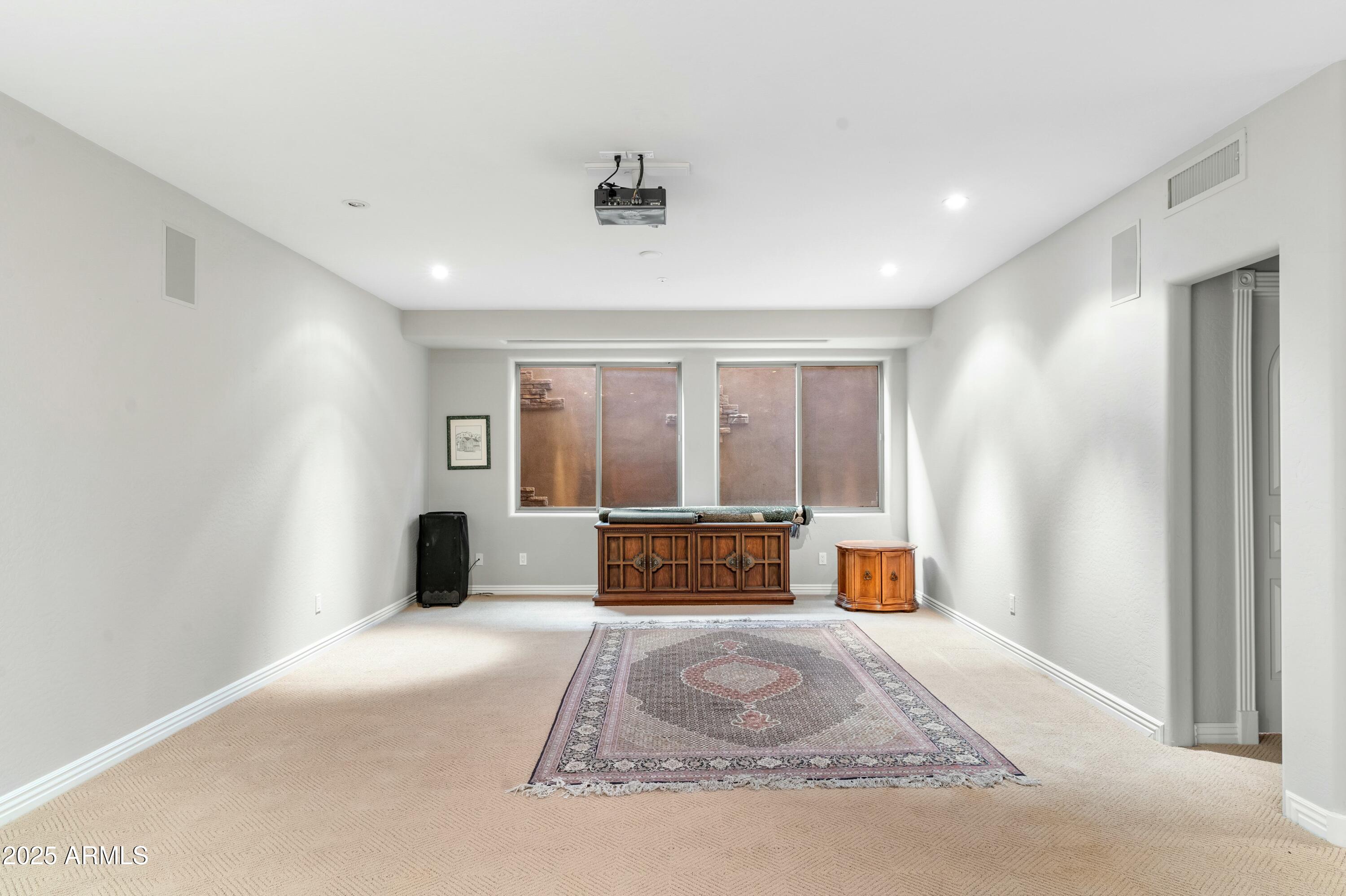 9869 E DAVENPORT Drive