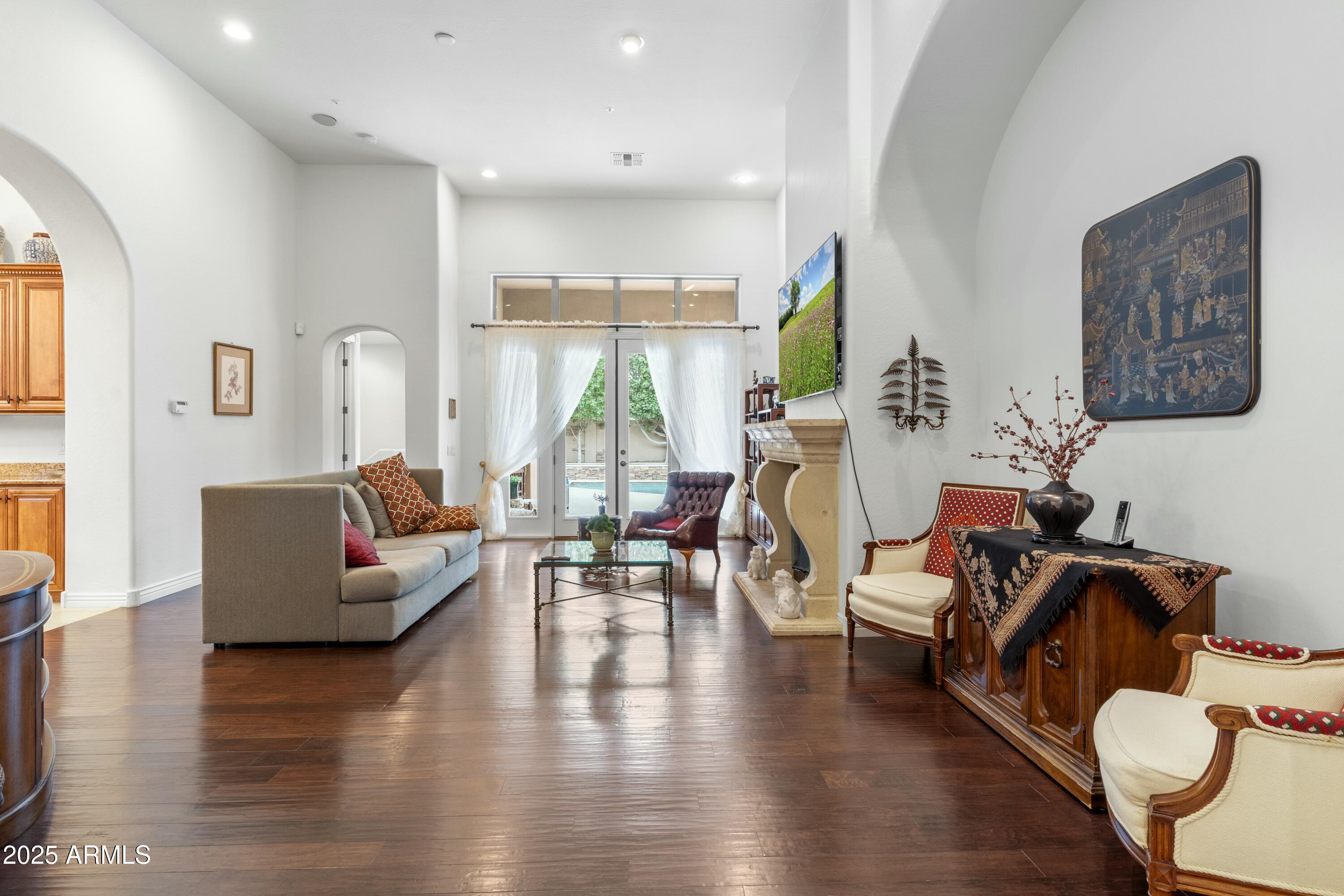 9869 E DAVENPORT Drive