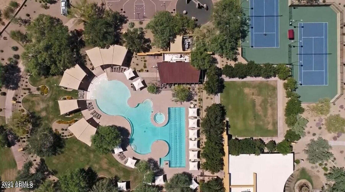 3912 E WILLIAMS Drive