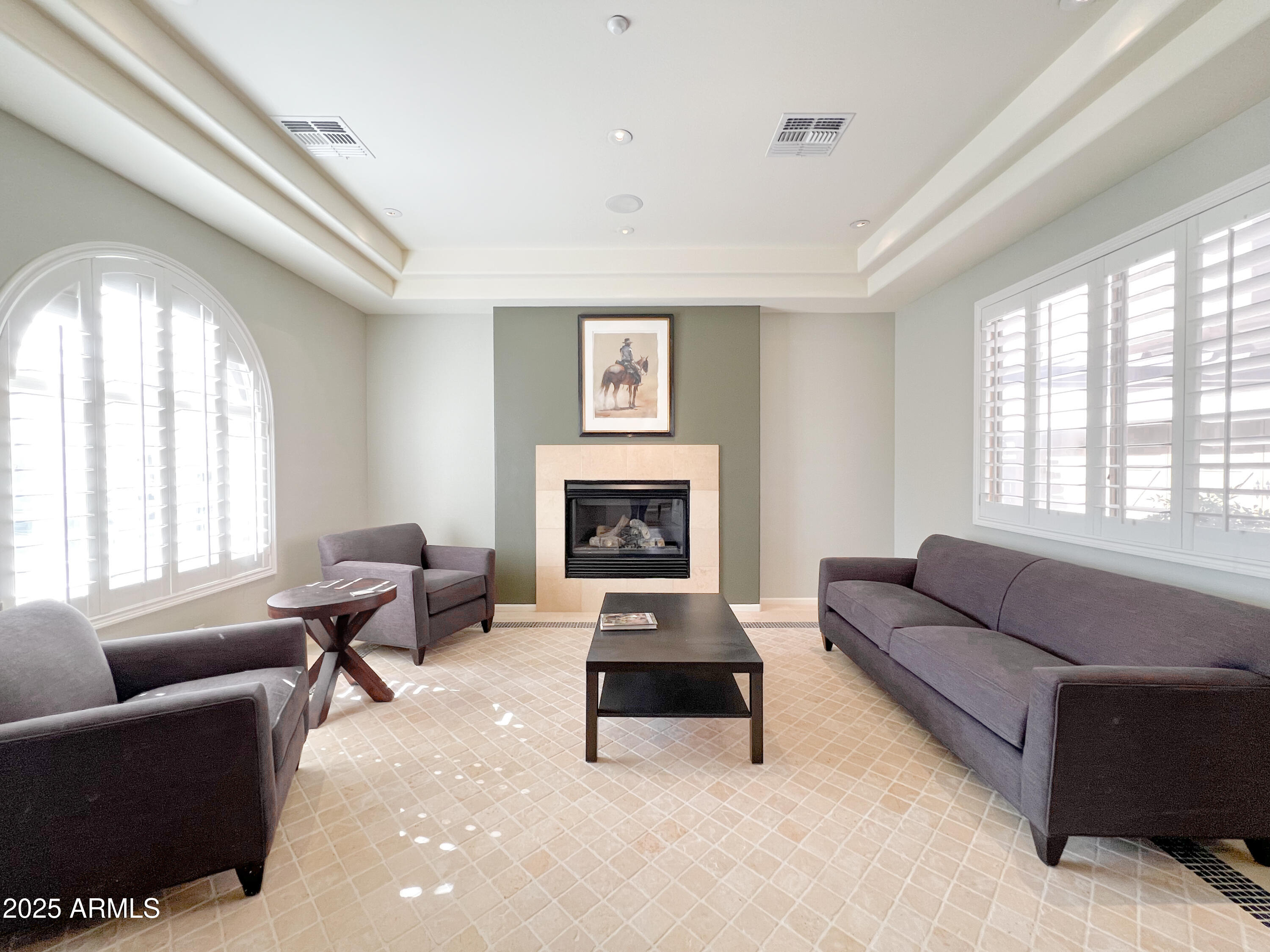 3912 E WILLIAMS Drive