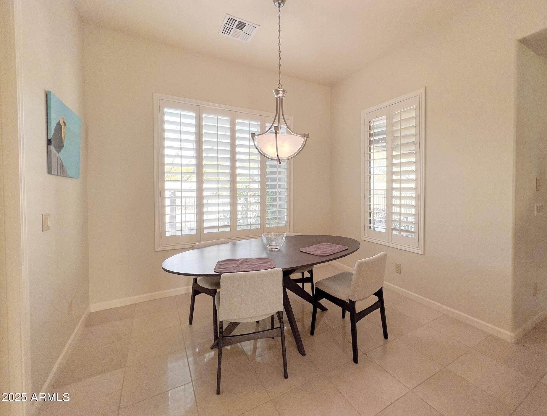 3912 E WILLIAMS Drive