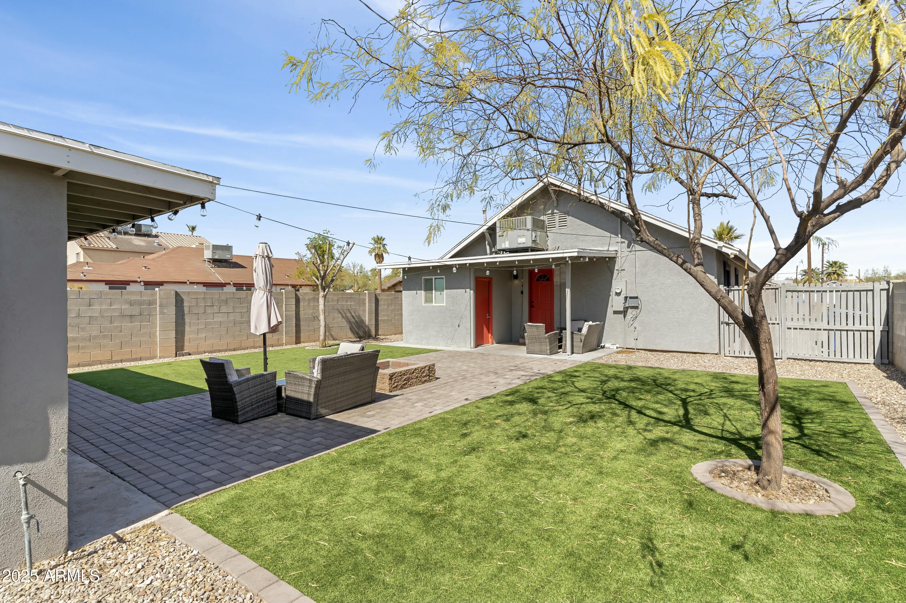 1115 E MCKINLEY Street