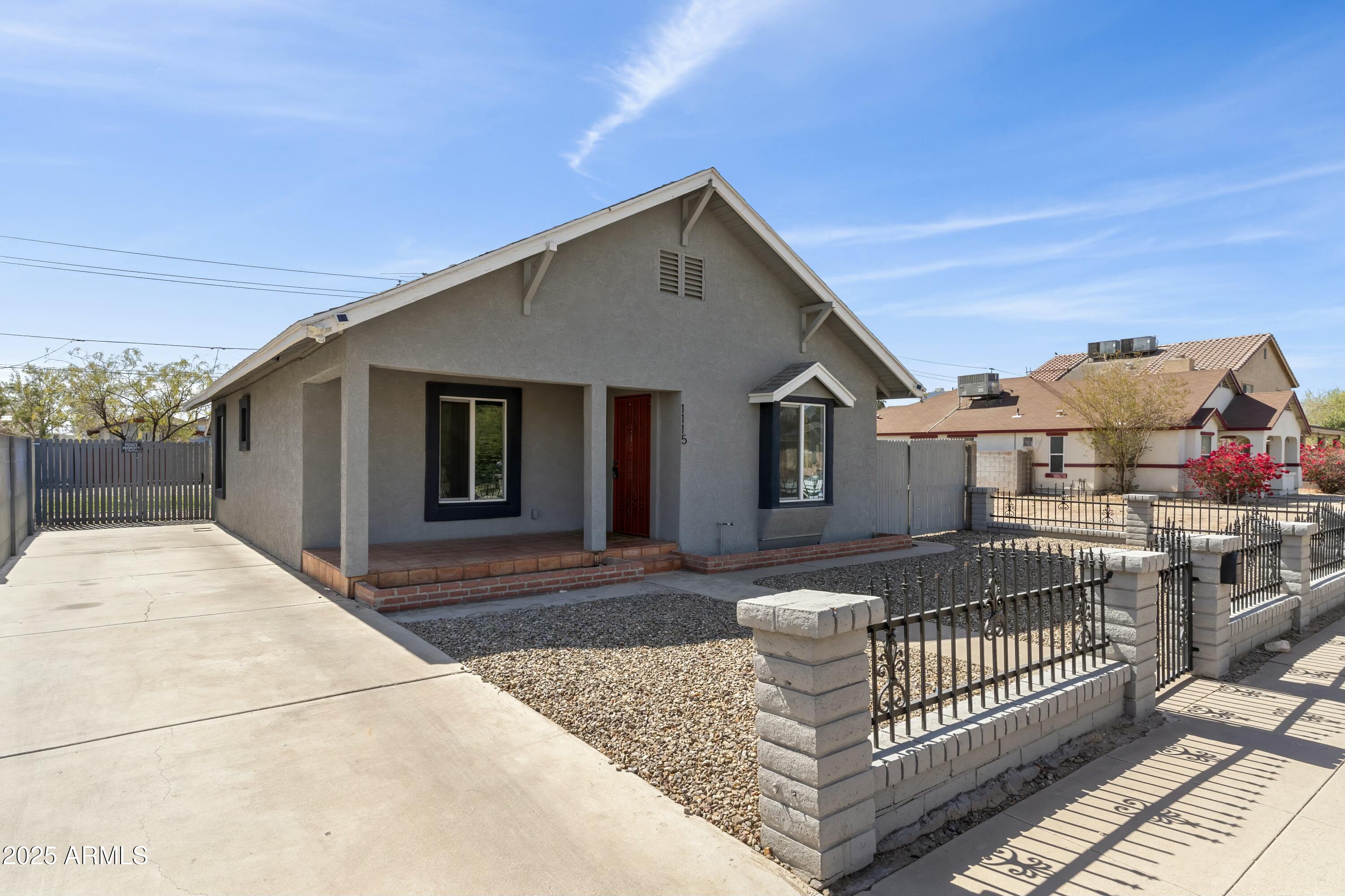 1115 E MCKINLEY Street