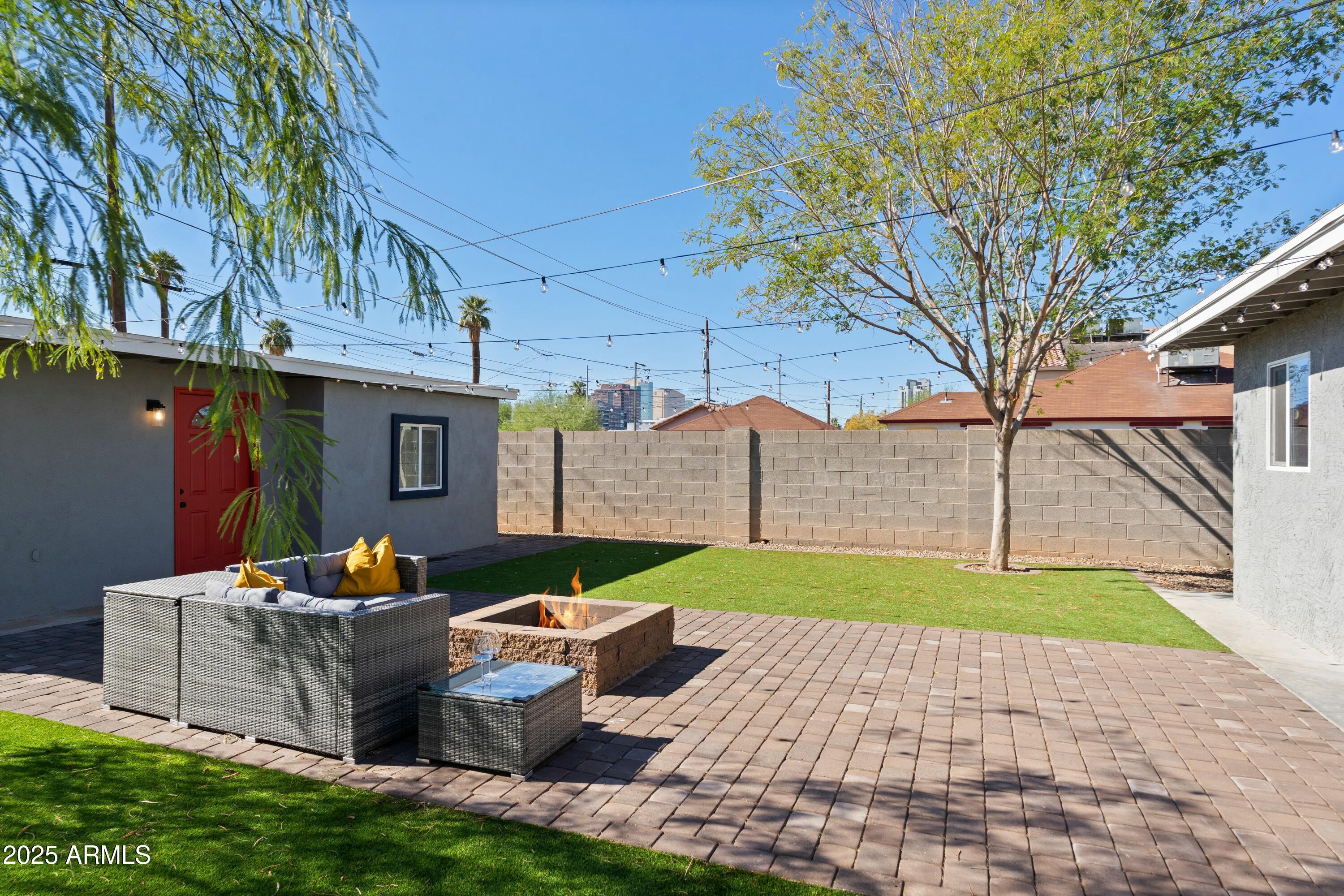 1115 E MCKINLEY Street